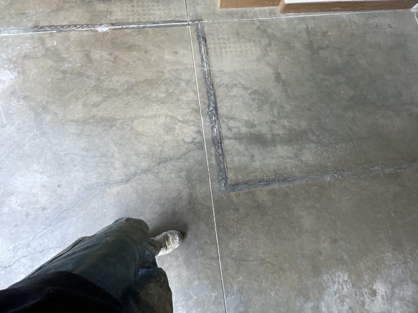 Garage Transformation using Smoke and the Penntek Evolution System by Croc Coatings, LLC