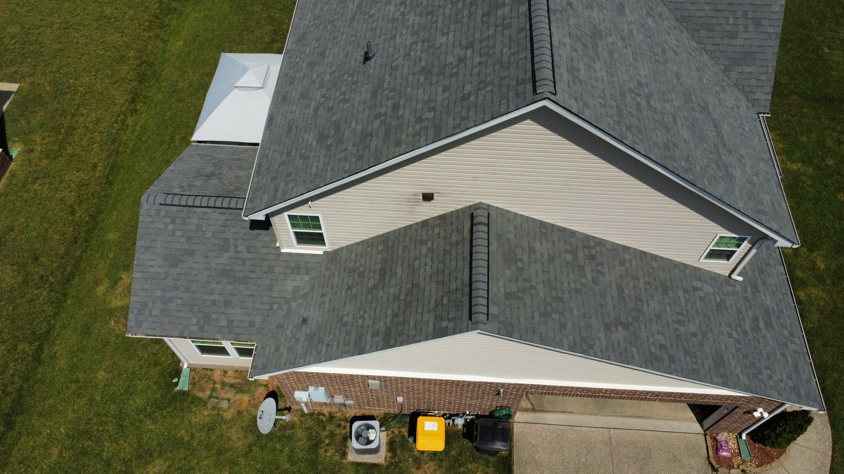 Residential Roofing Installation using Owens Corning Oakridge Roofing System by Undersun Roofing 