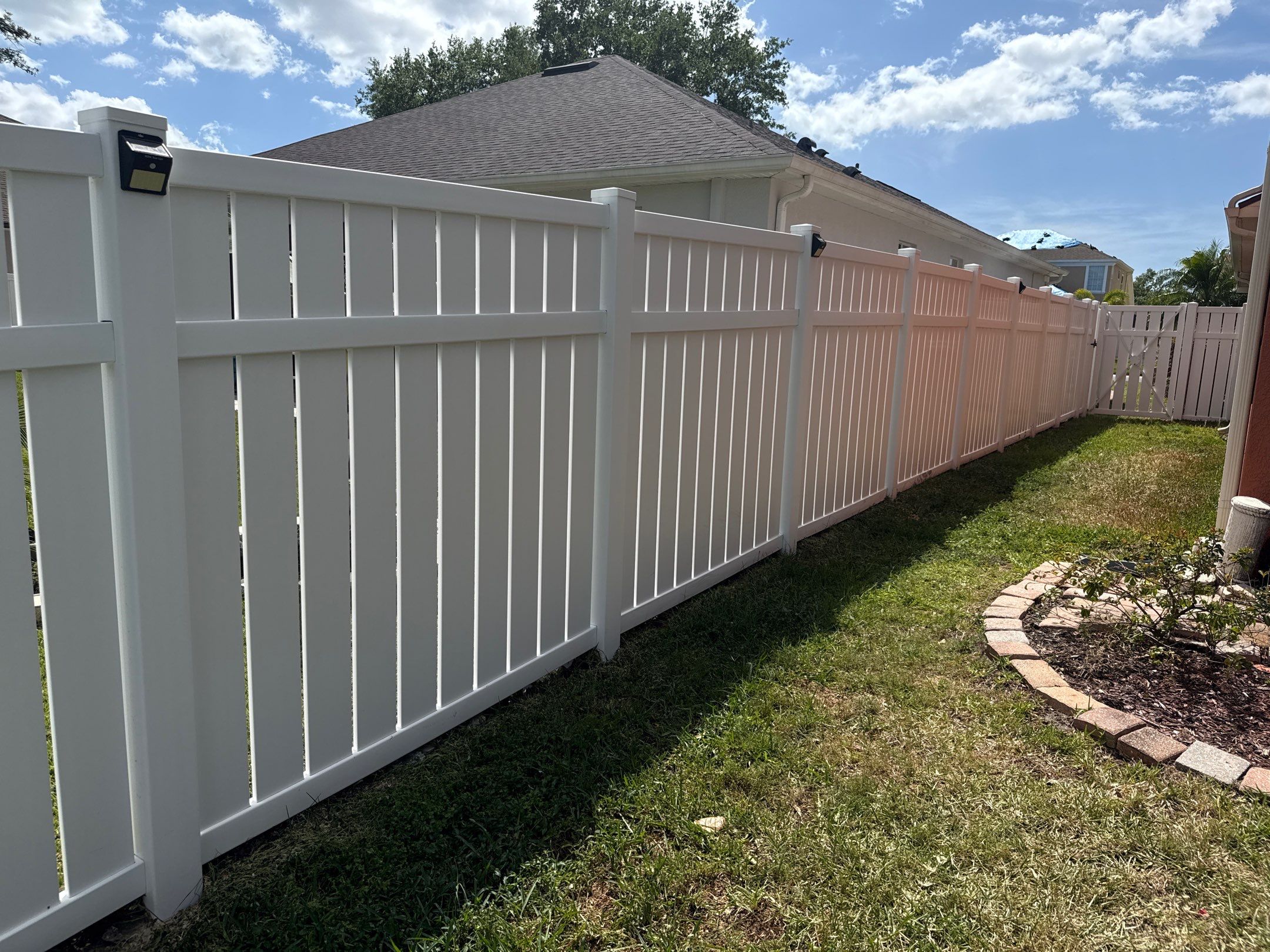 Vinyl Fence & Paver Patio Cleaning β Creekside Oaks, Parrish, FL by Sunshine AquaWash
