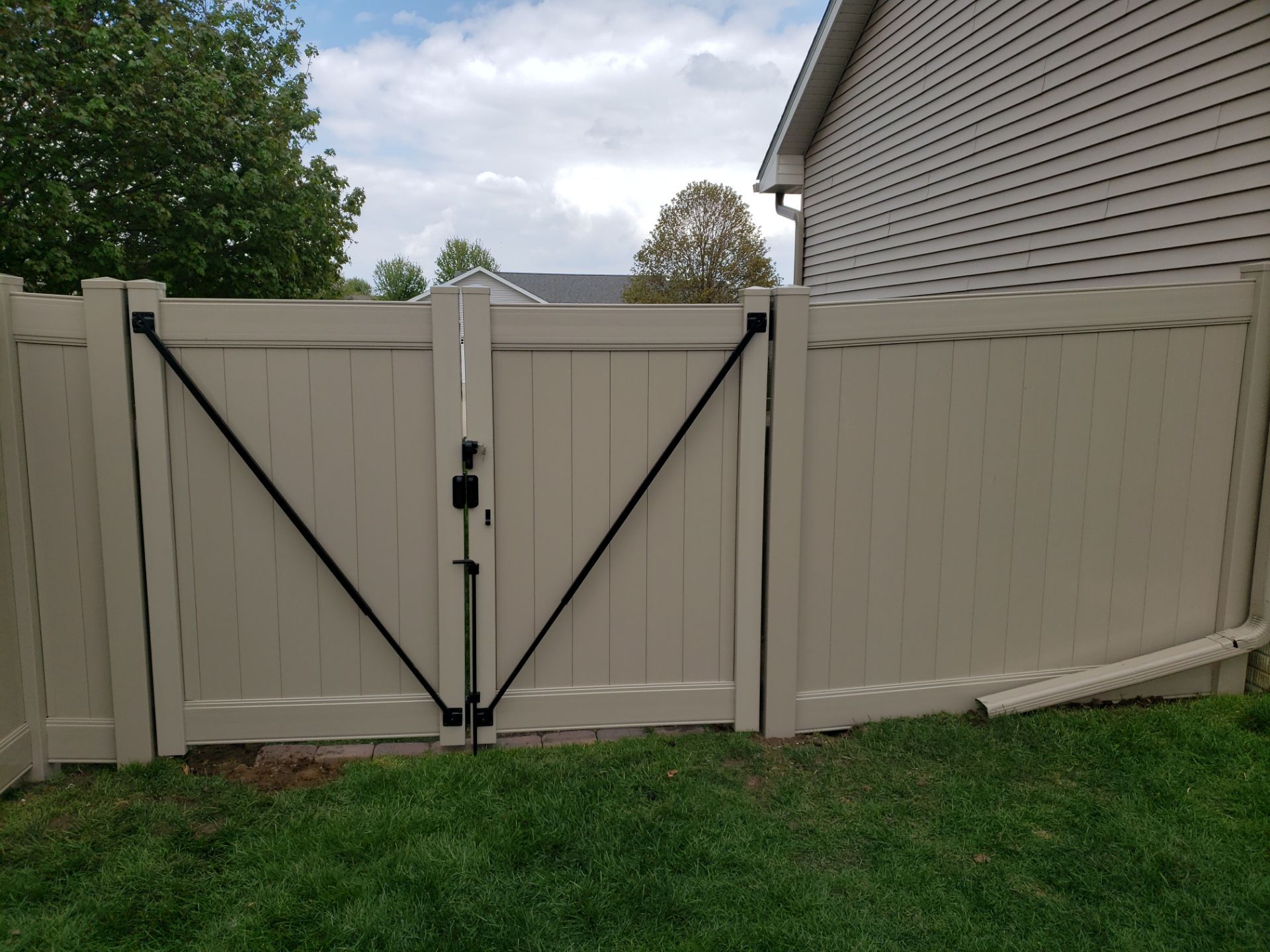 Project in Cedar Falls by Perfect Picket Fence and Stain
