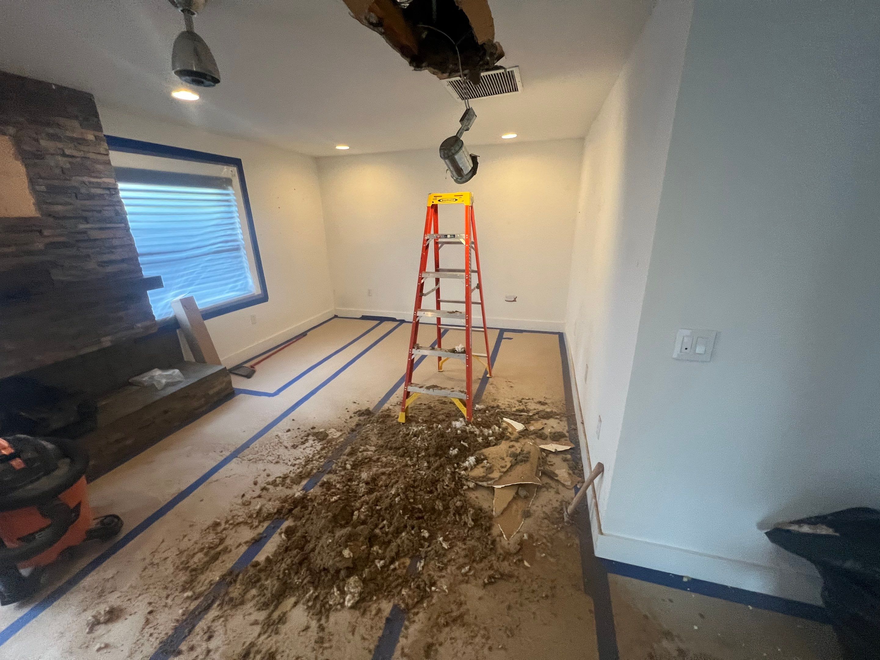 Windstorm Damage & Multi-Room Water Mitigation in St. Petersburg by Right On Time Restoration
