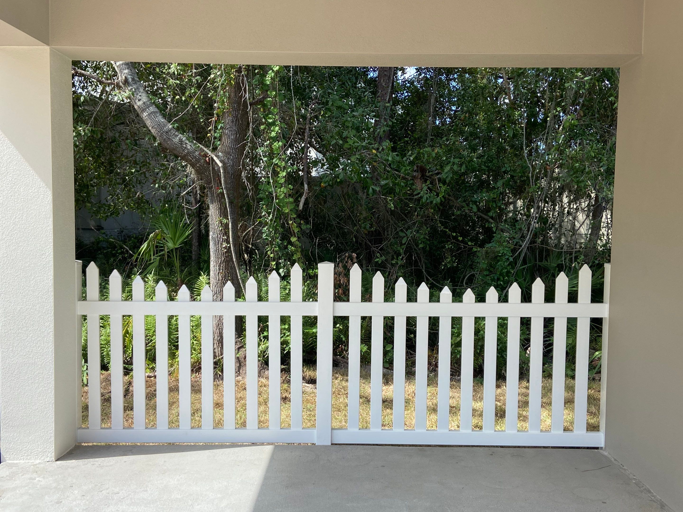 Bradenton, FL  4 ft. Tall Concave Vinyl Picket Fence by Asap fence and gates, LLC