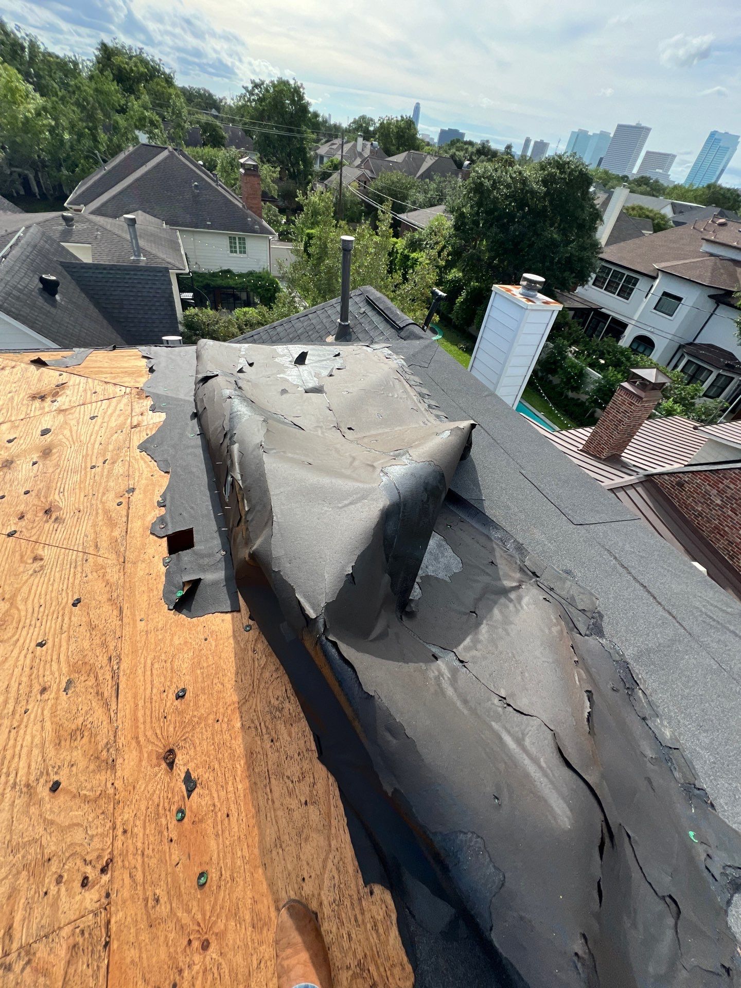 Residential Roofing Installation using Owen's Corning Duration (Lifetime) Shingles by Roof Repair Company