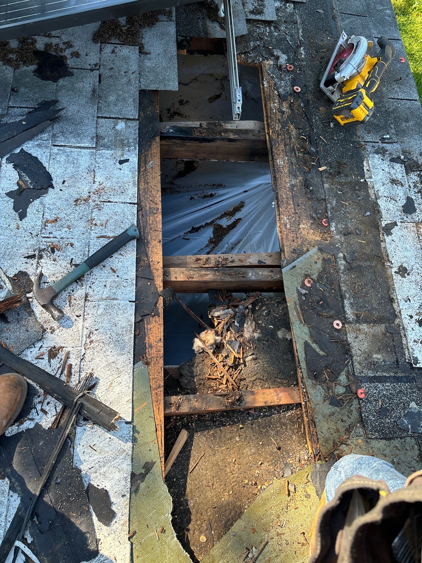 Residential Roofing Repair using Owen's Corning Duration (Lifetime) Shingles by Roof Repair Company