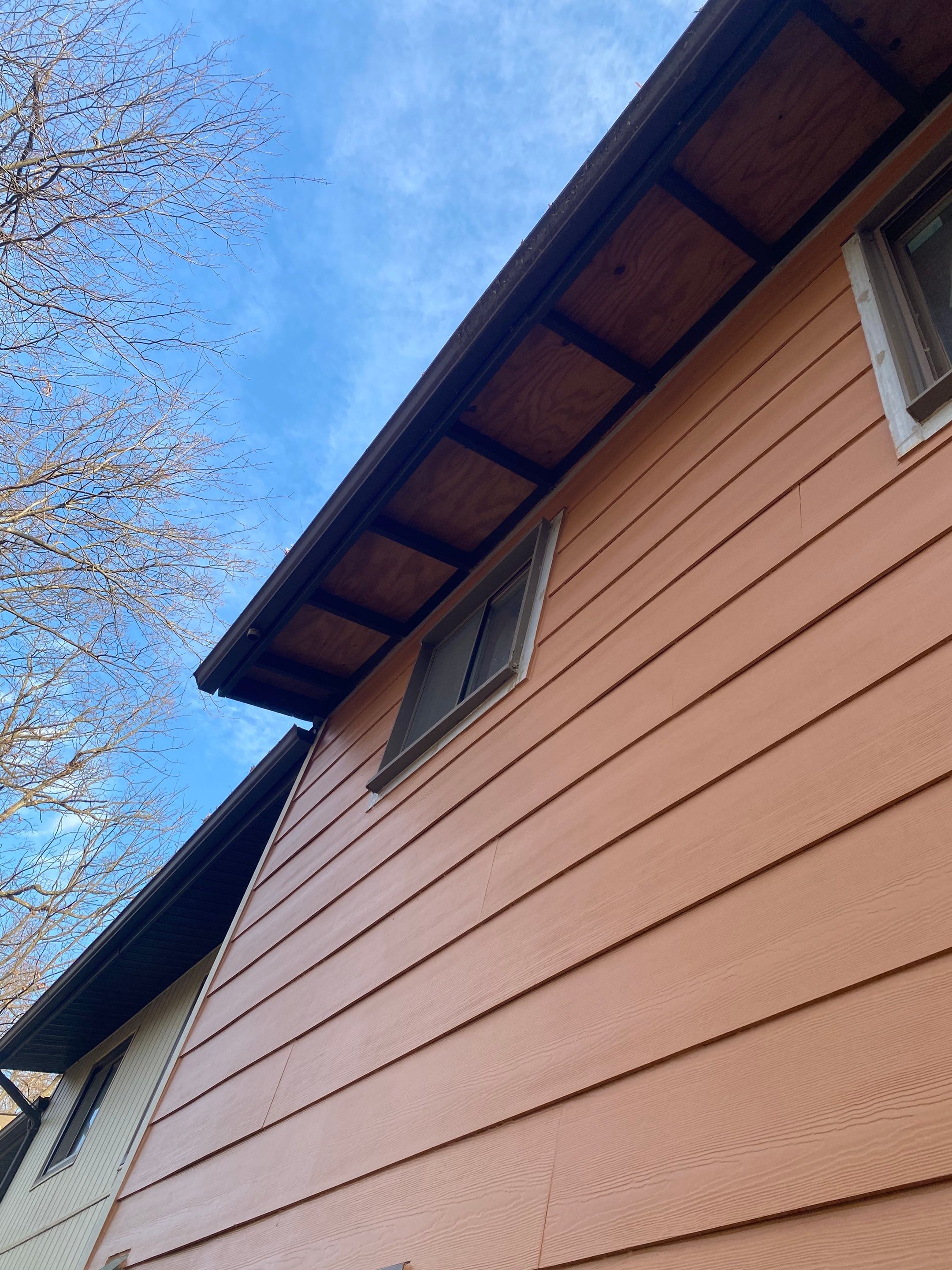 Reston: Residential Siding Replacement with James Hardie Statement Beaded Plank in Cappuccino Muffin by RM Banning, Inc.