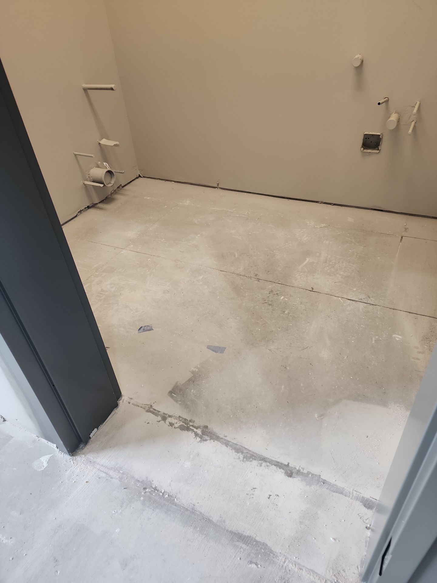 Pepsi Warehouse Concrete Polishing by Seamless Surfaces