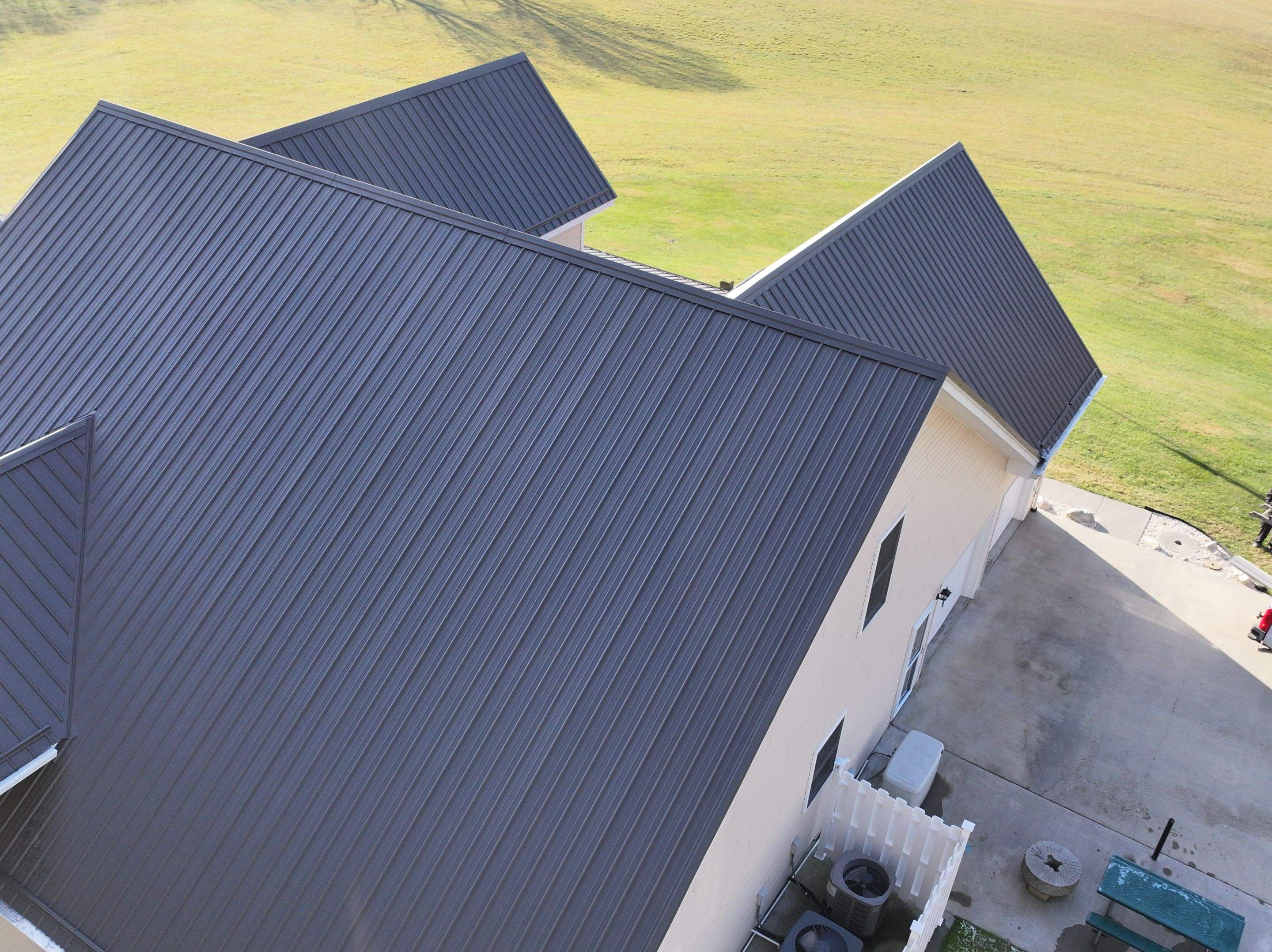 Sludder Residence  by Omnia Roofing