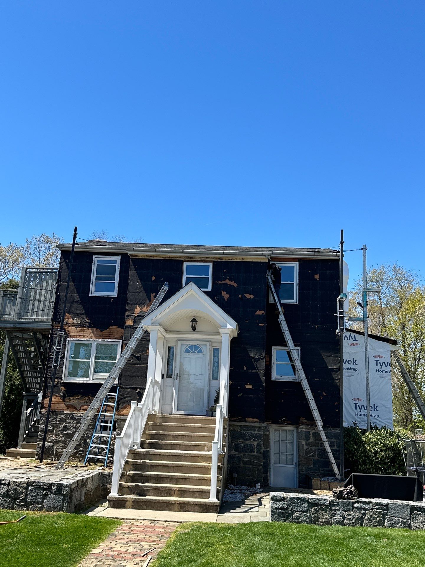 Siding Installation using Certainteed Cedar Impressions Straight Edge Perfection Shingles - D7 - Sterling Gray by A Plus Exterior