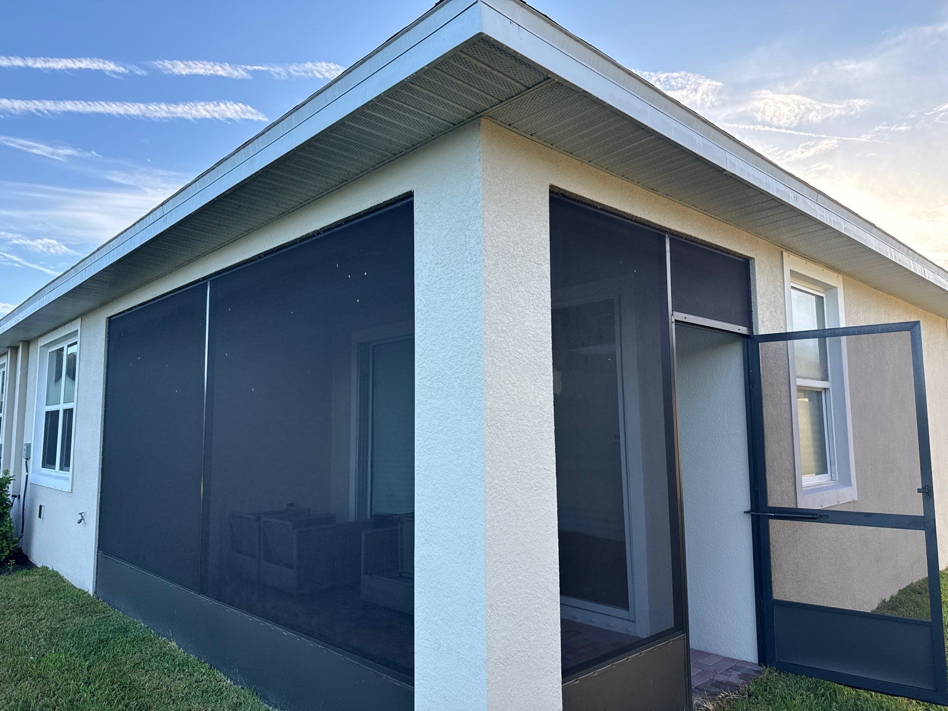 Complete House Wash, Driveway & Lanai Cleaning – Trevesta, Palmetto FL by Sunshine AquaWash