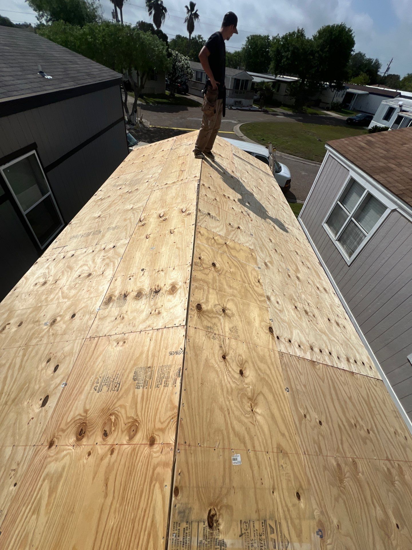 Mobile Home in Paradise by Bayfront Roofing and Construction