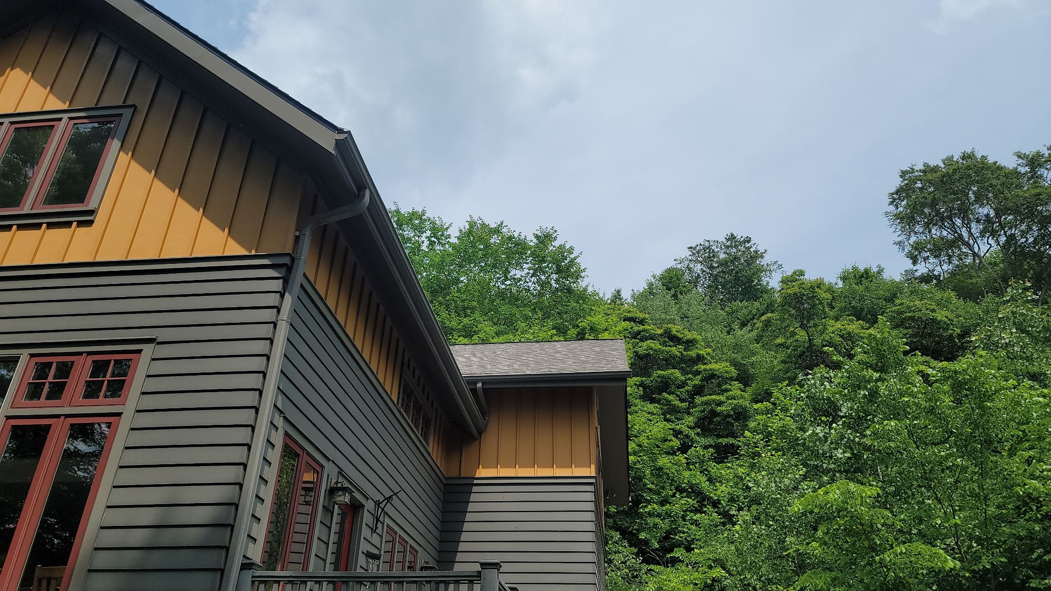 ATLAS PINNACLE HP W/SCOTCHGARD COLOR: WEATHERED WOOD by Eagle Eye Roofing