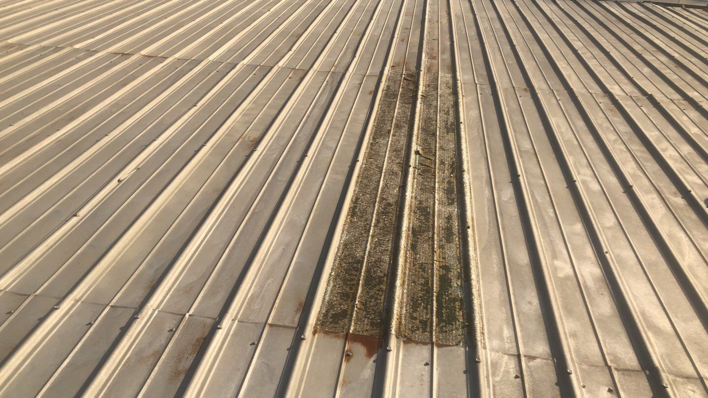 MR Roofing system using Conklin Benchmark/PUMA XL fabric and coating by Straight Edge Roofing Inc