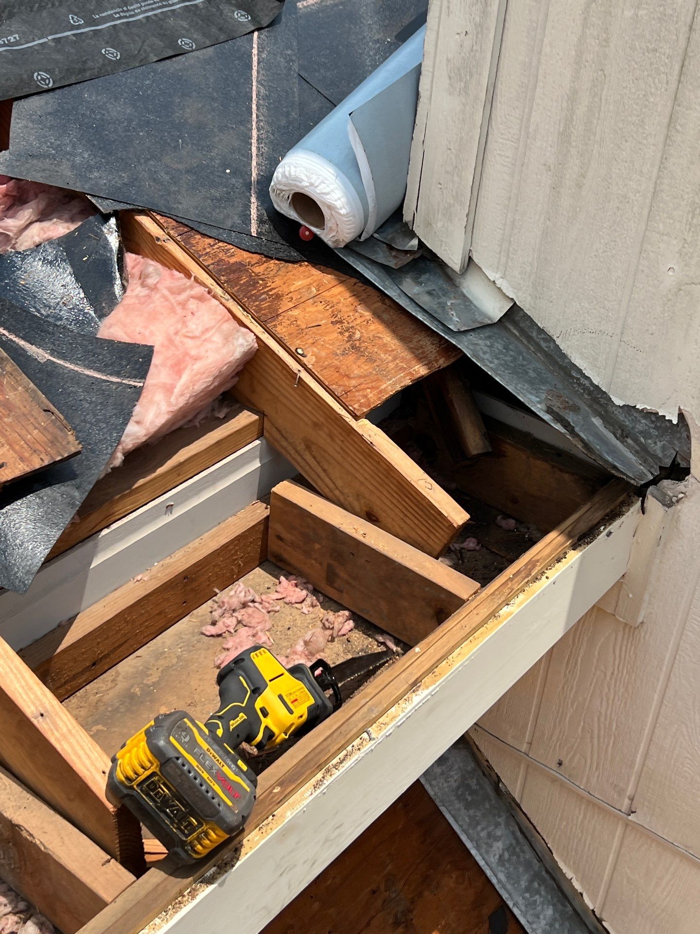 Residential Roofing Installation using Owen's Corning Duration (Lifetime) Shingles by Roof Repair Company