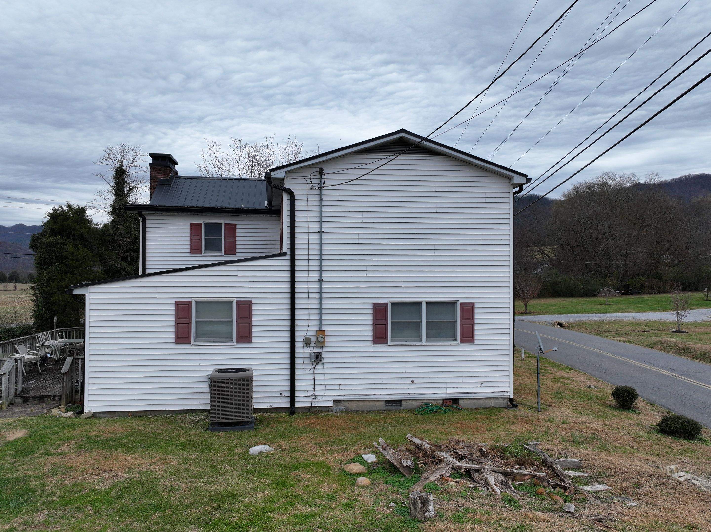Phillips Residence by Omnia Roofing