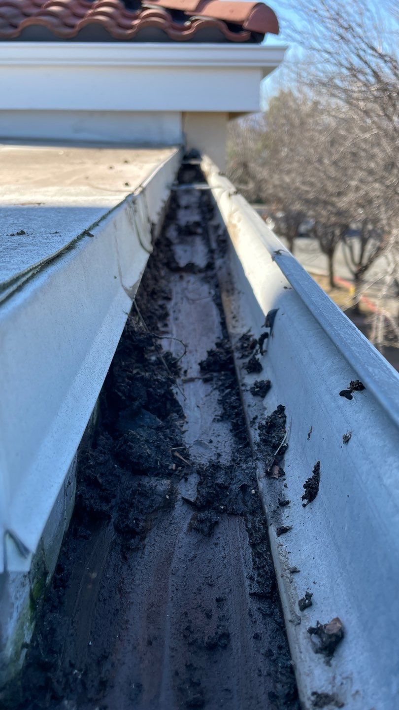 12-Unit HOA Gutter Cleaning in San Jose by All One Solar Shine