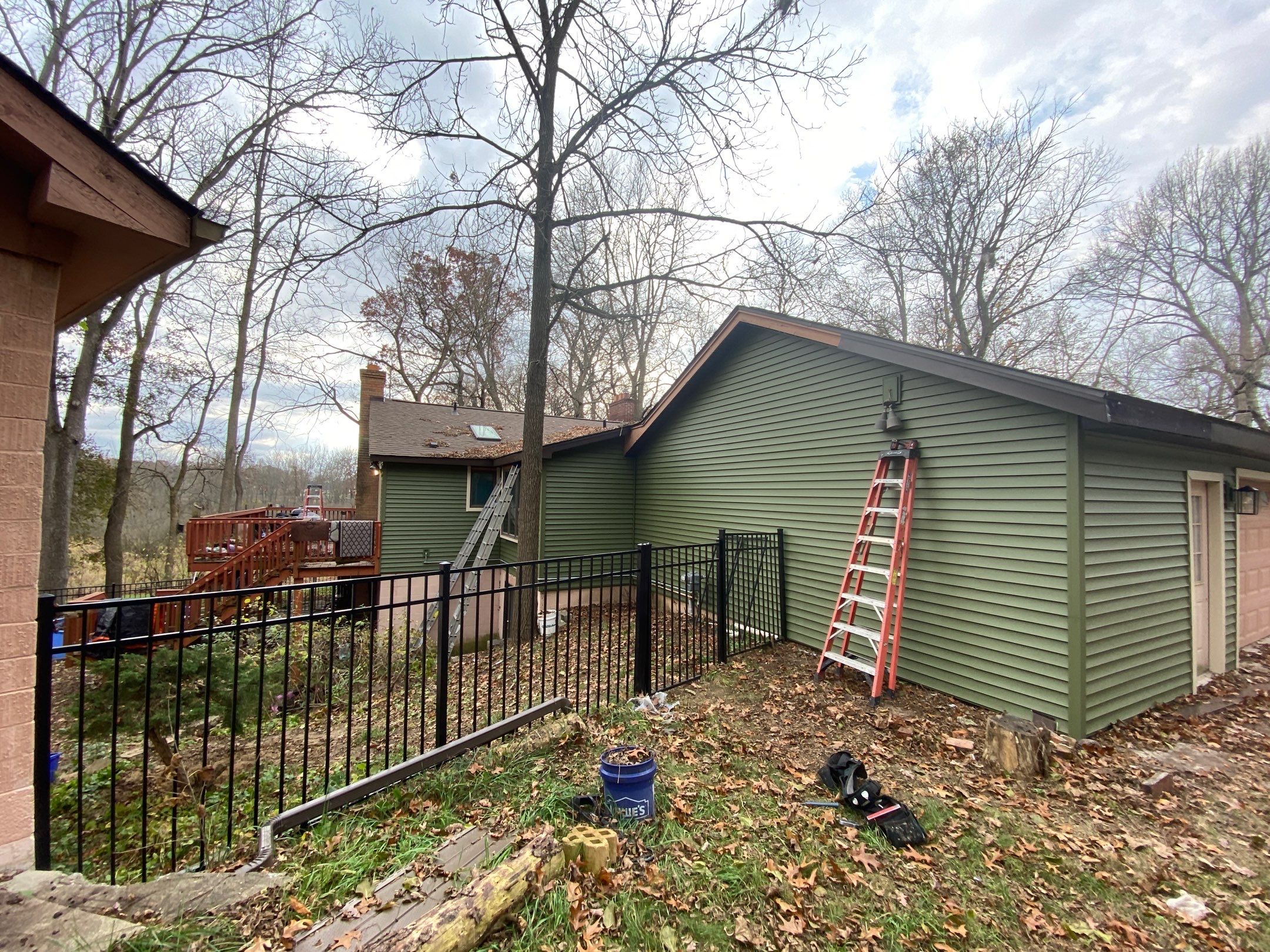 Siding Replacement using CertainTeed Restoration Classis D4 by 180 Contractors