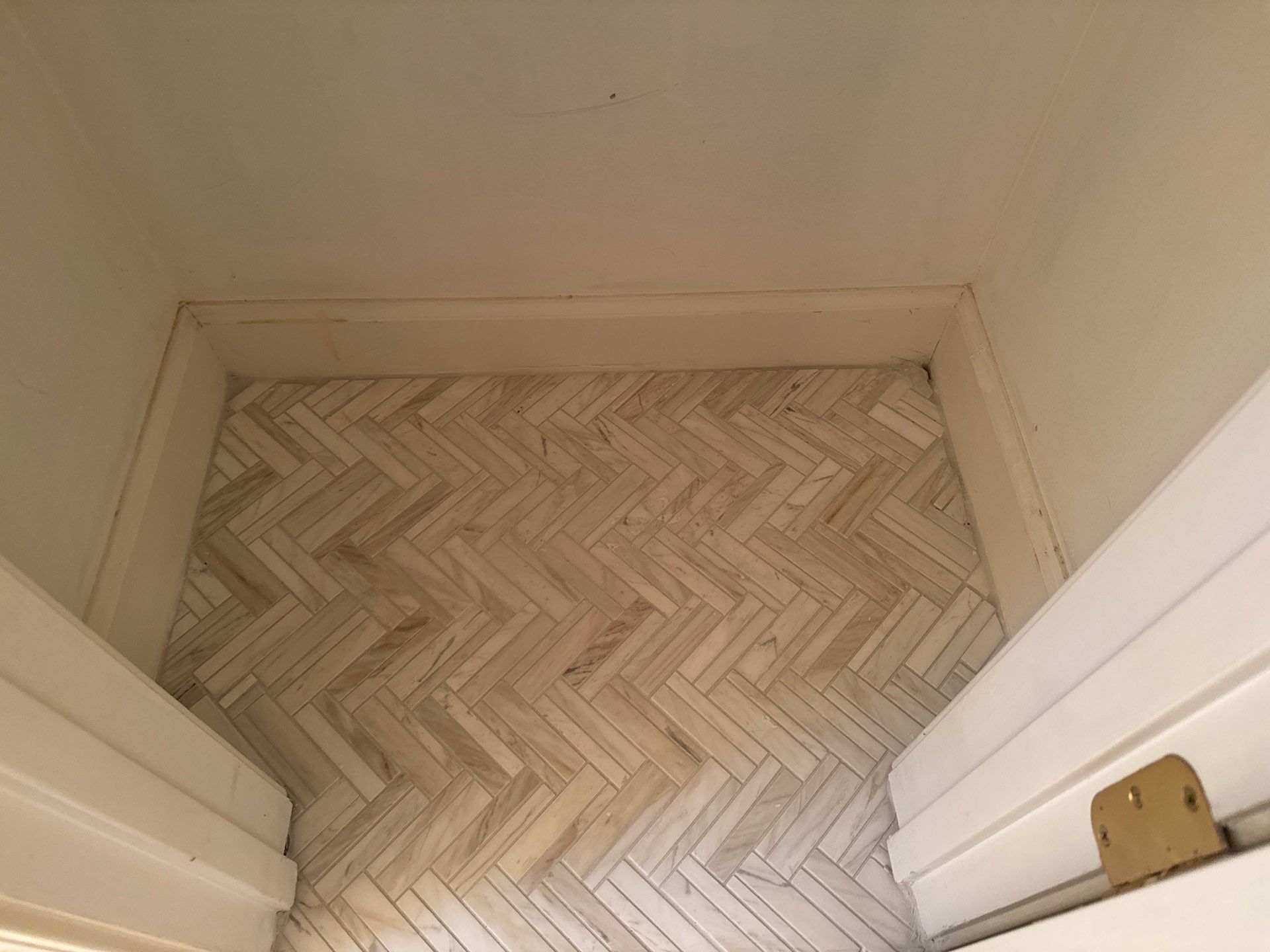 Guest bathroom renovation by Prudencio