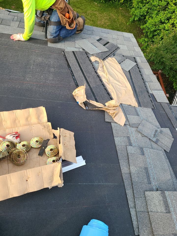 Arlington: CertainTeed Landmark Architectural Shingle in Georgetown Gray by RM Banning, Inc.