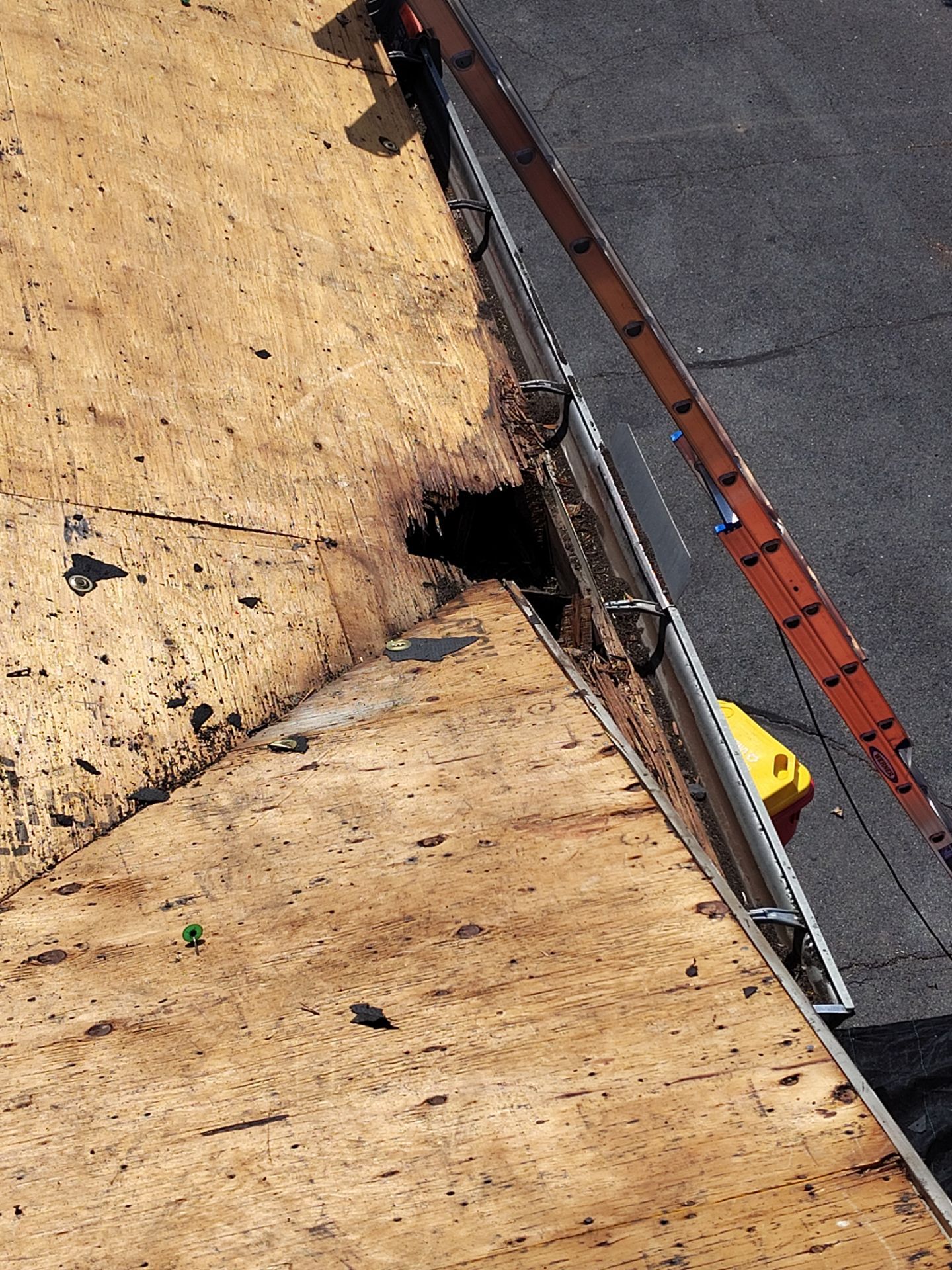 Residential Roofing Installation using Gaf Hdz Architectural Shingle by Teflon Roofing