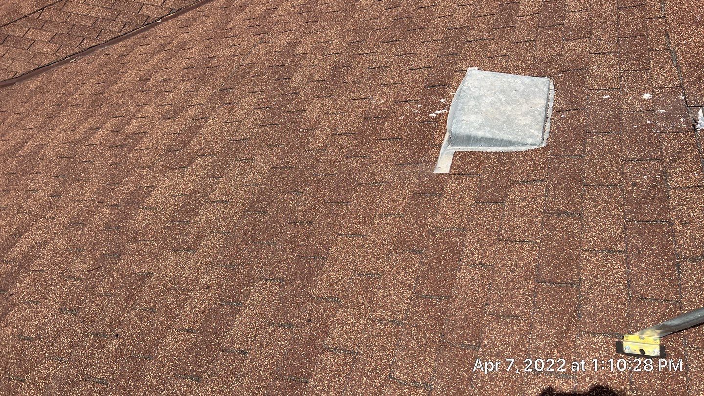 Metal roofing installation using Standing seam metal roofing system by Straight Edge Roofing Inc