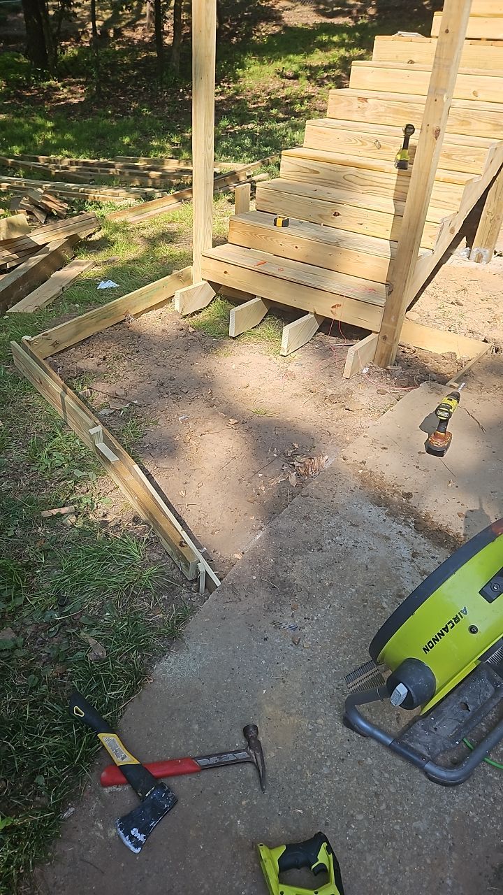 Russet Cove Circle - Deck Installation by Pillar and Pine