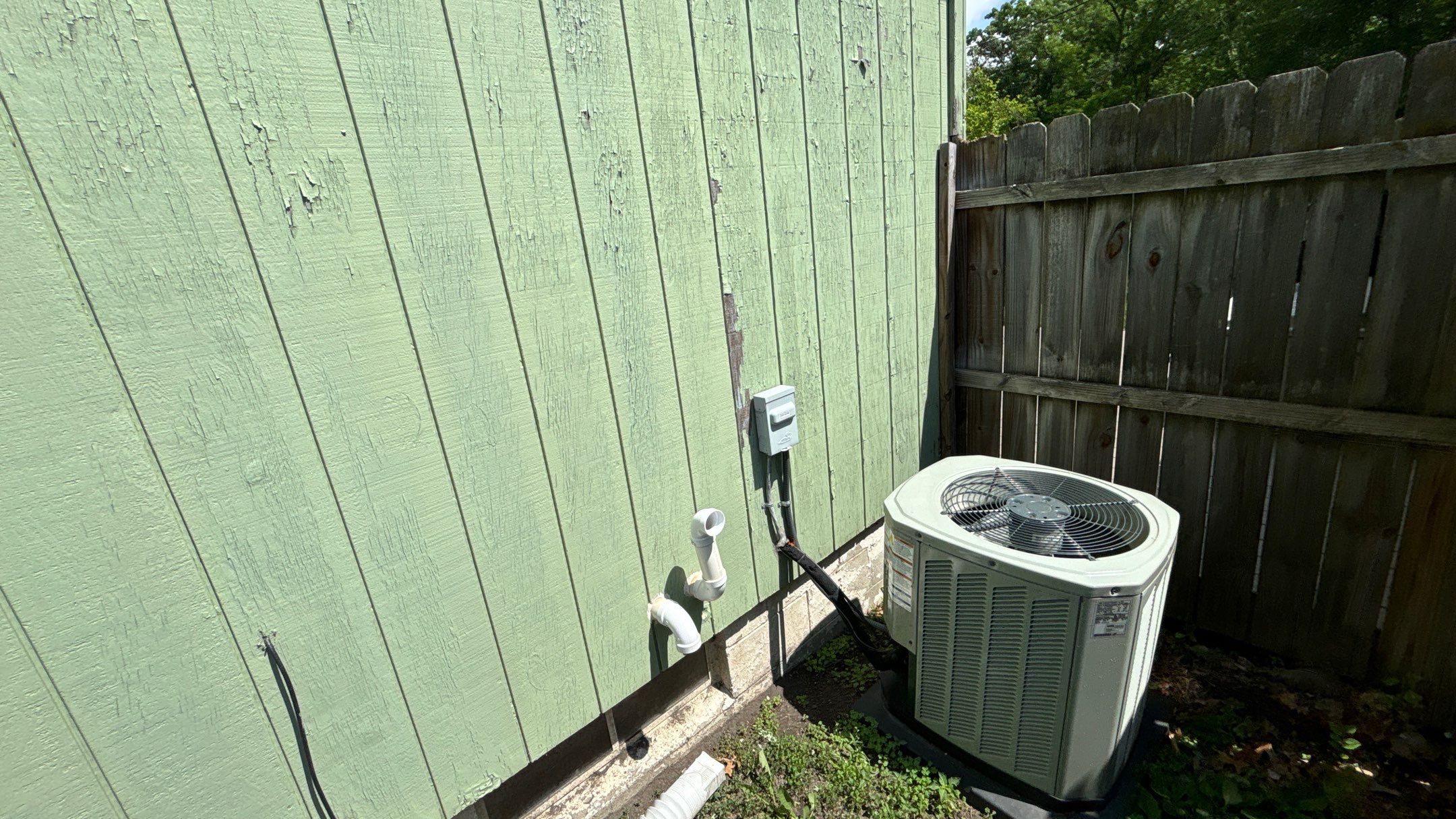 Siding Replacement using Hardie Plank S8 1/4" by 180 Contractors
