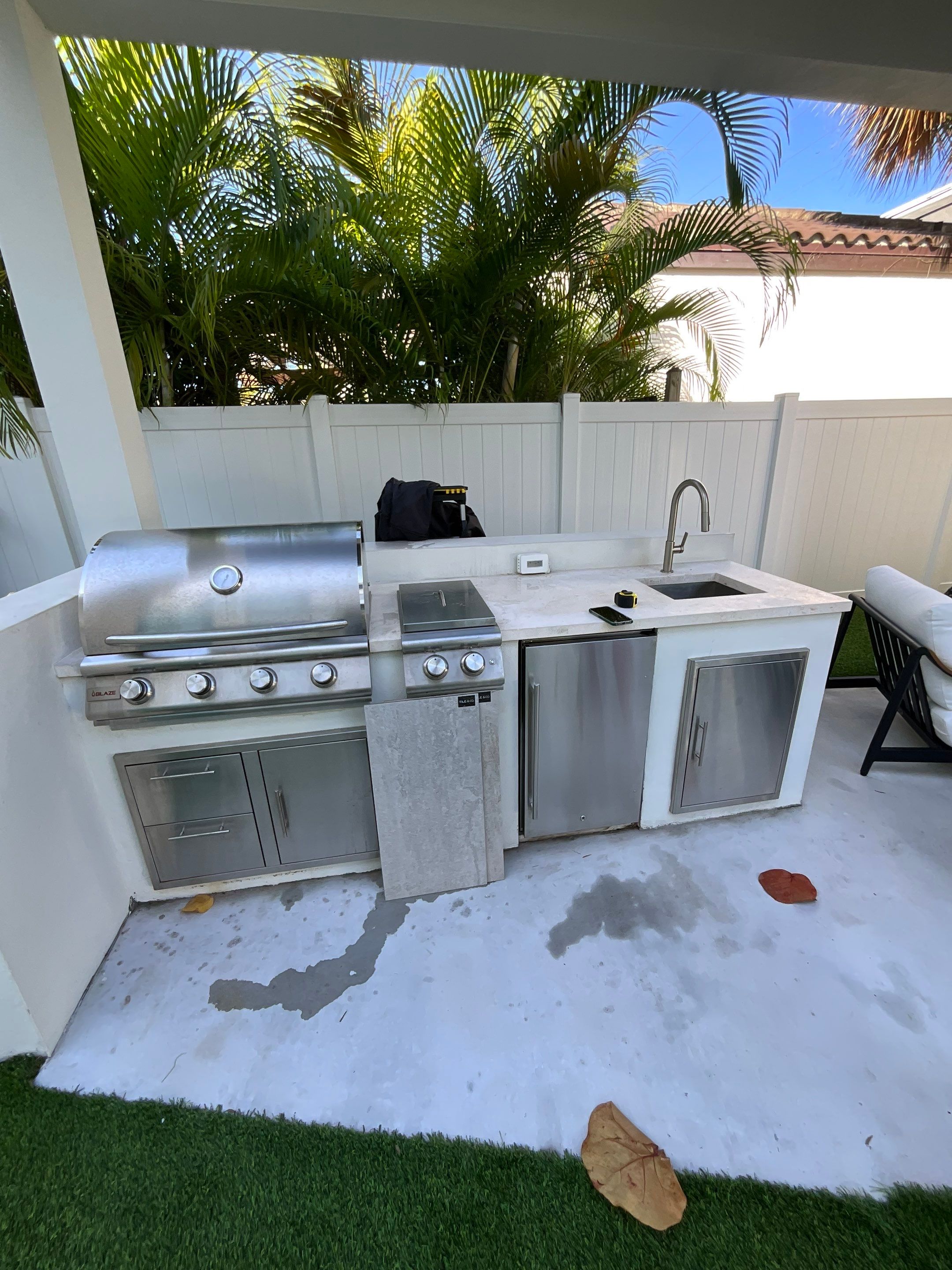 Outdoor BBQ - East Boca Raton by Hevi Tile