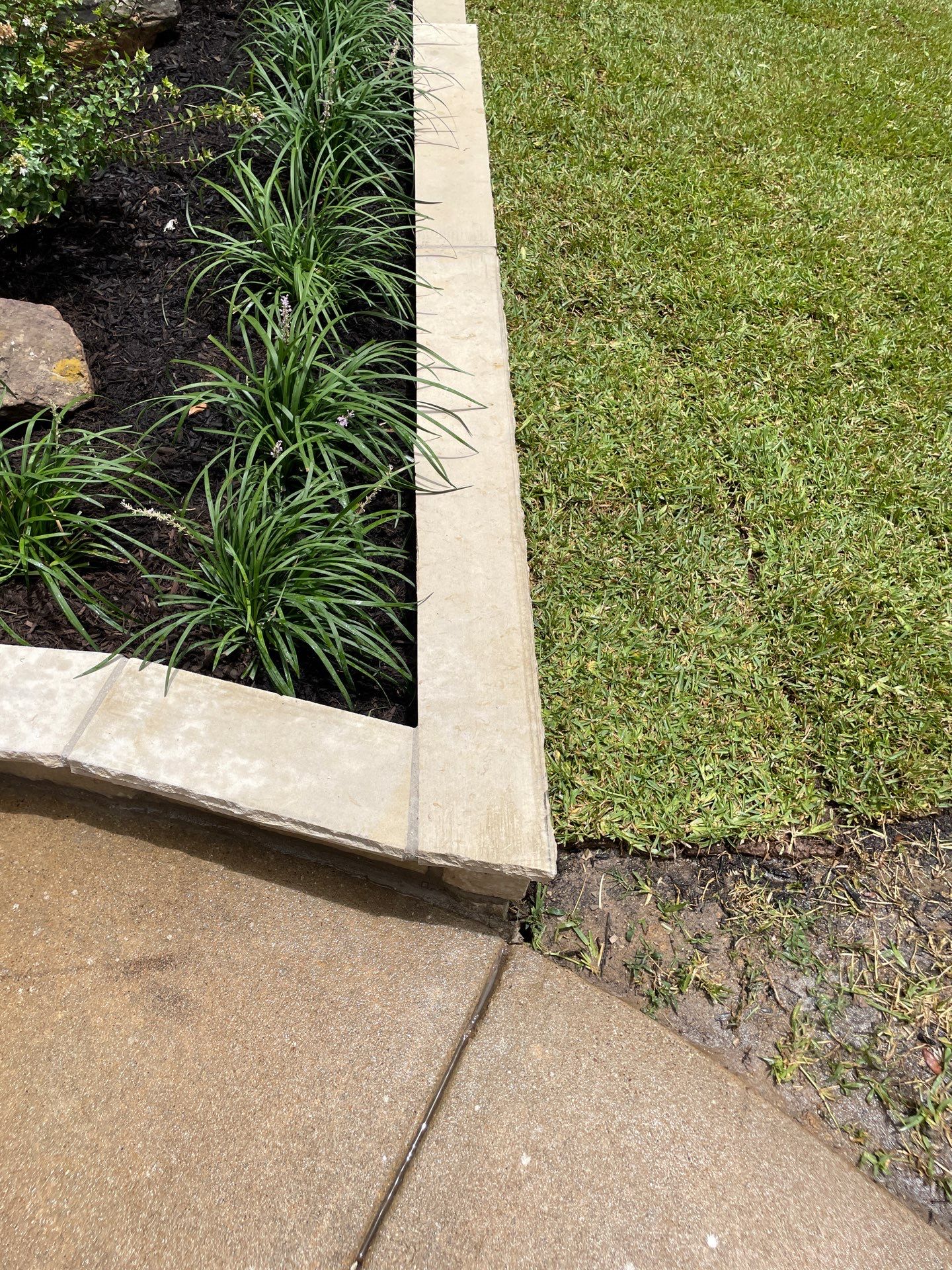 Paver Walkway, Chop Rock with Flagstone Cap by Peterson’s