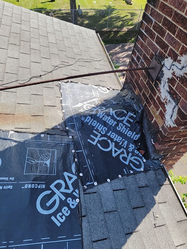 ATLAS PINNACLE COLOR: MAJESTIC SHAKE DRIP EDGE: WHITE by Eagle Eye Roofing