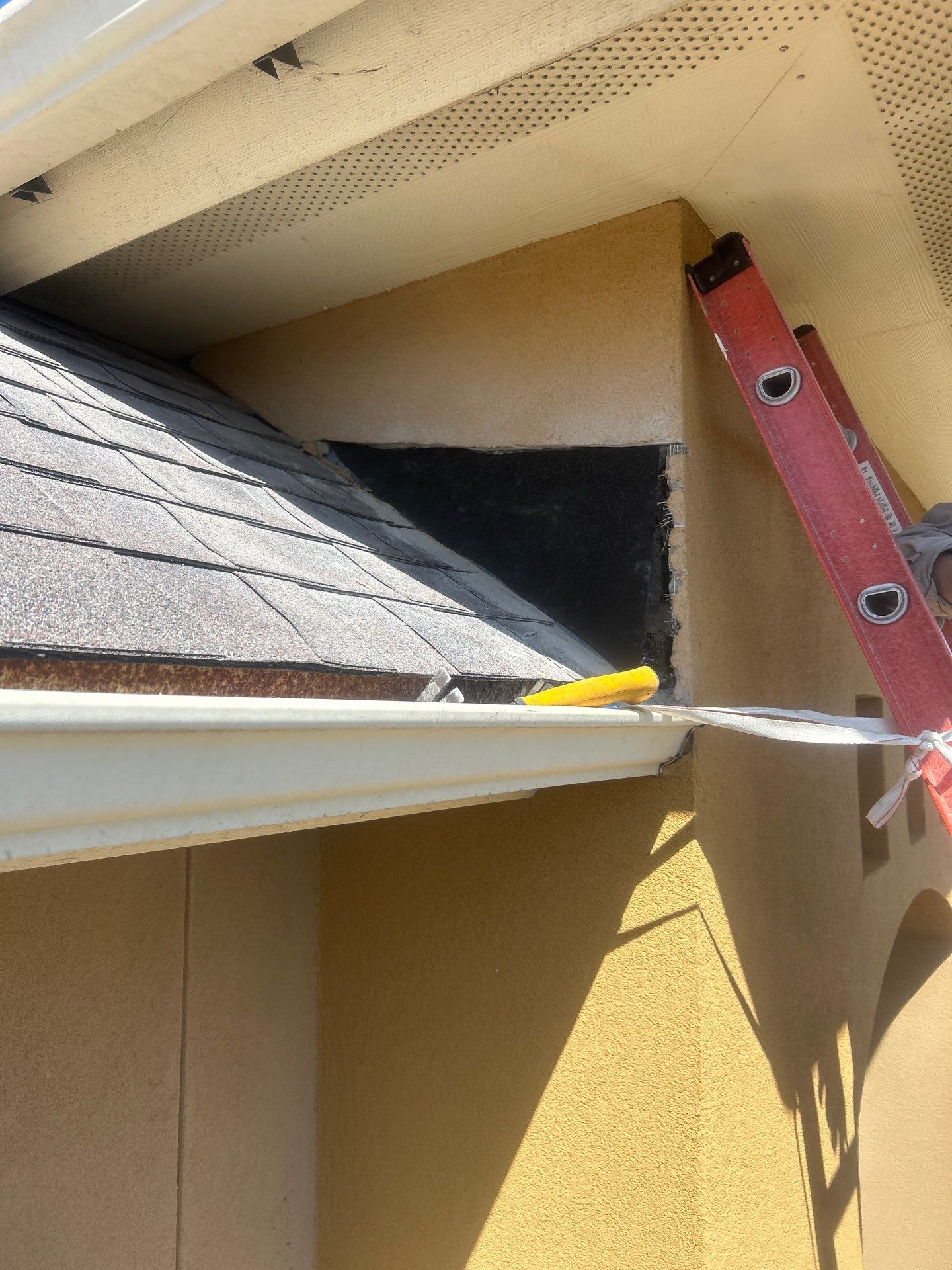 Stucco Problems in Paradise  by Bayfront Roofing and Construction