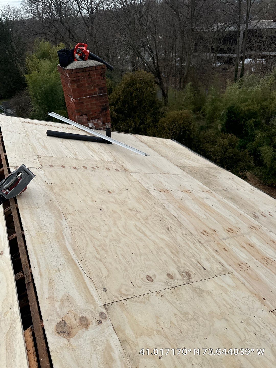 Siding Installation using Certainteed Cedar Impressions Straight Edge Perfection Shingles - D7 - Sterling Gray by A Plus Exterior