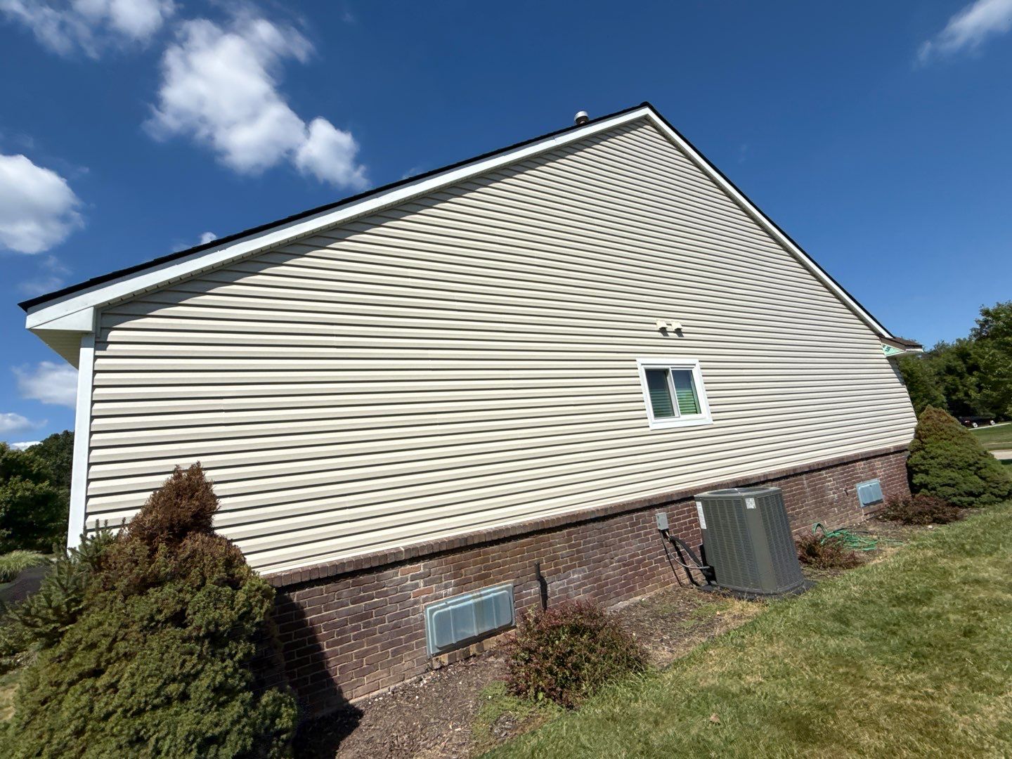 Siding Replacement using Alside D4 Odyssey-Plus Dutchlap Tuscan Clay by 180 Contractors