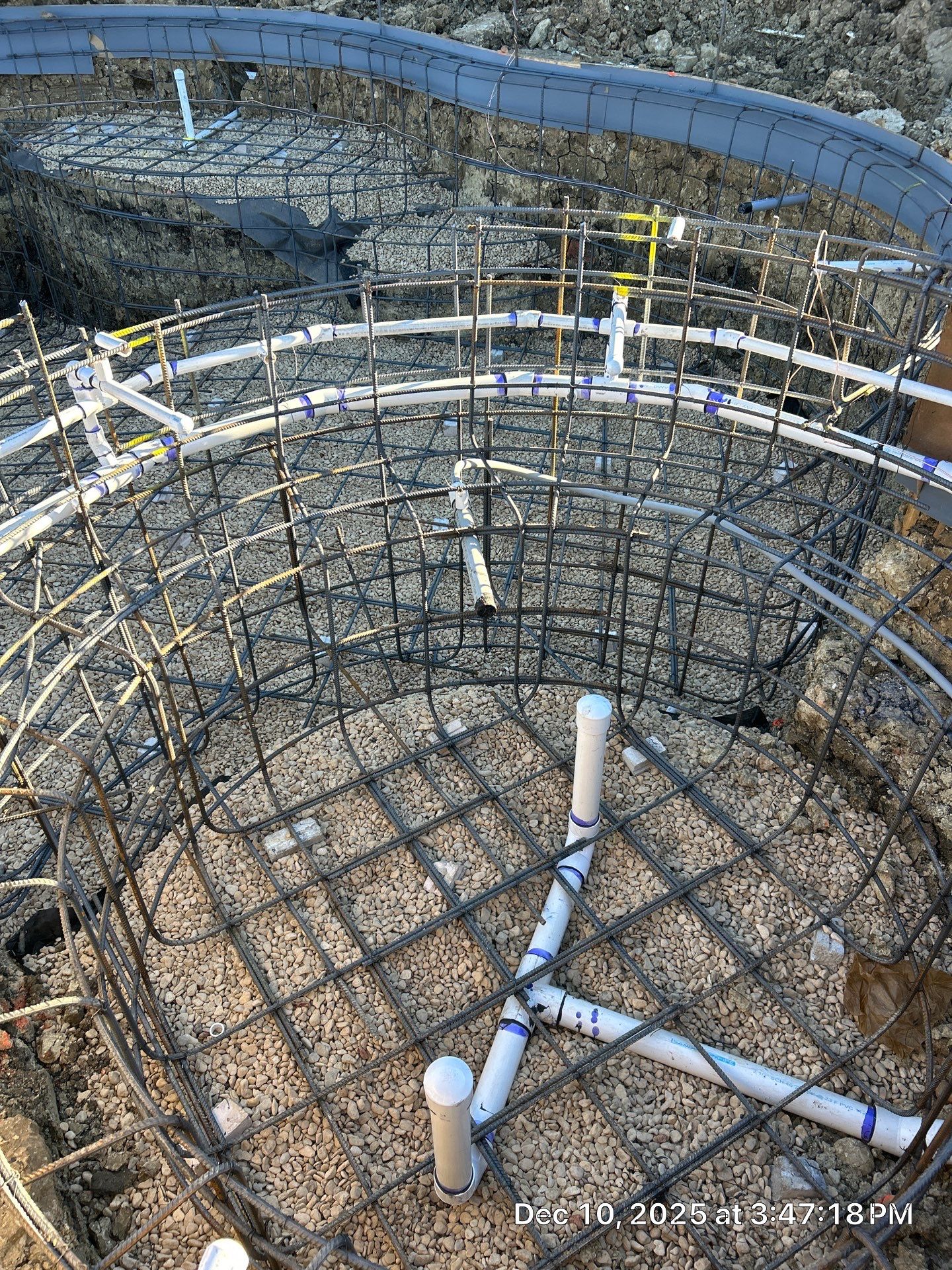 Freeform Pool with Raised Round Spa by Pinnacle Pools and Spas - DFW