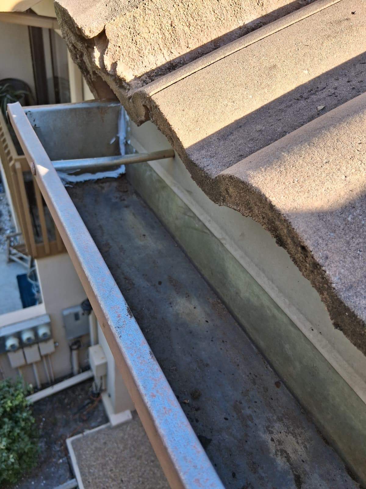 Gutter Cleaning Service in Sarasota FL by Gutter Professors