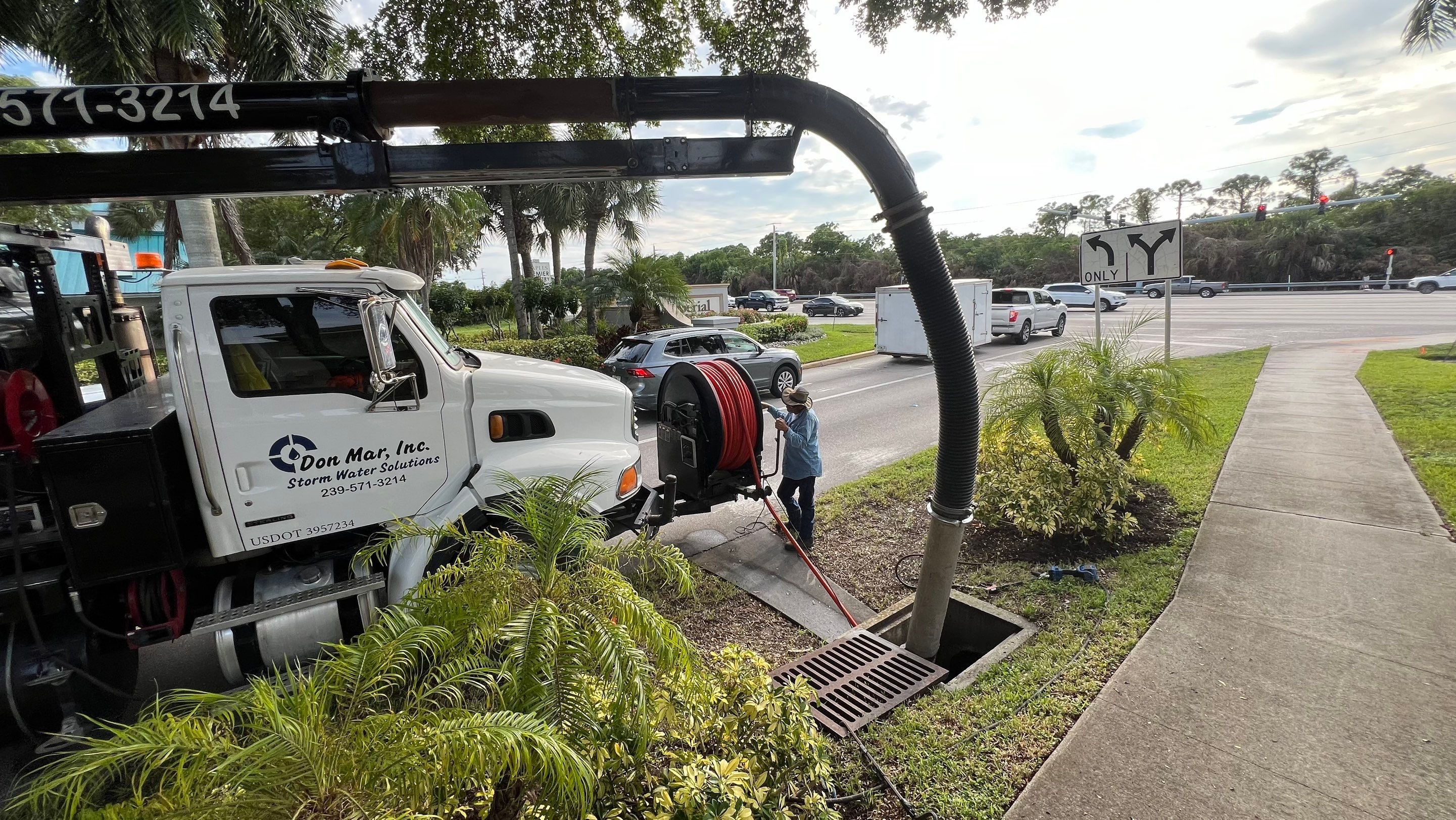 Naples Community Entry Road Stormwater System Cleaning by APS Power & Water
