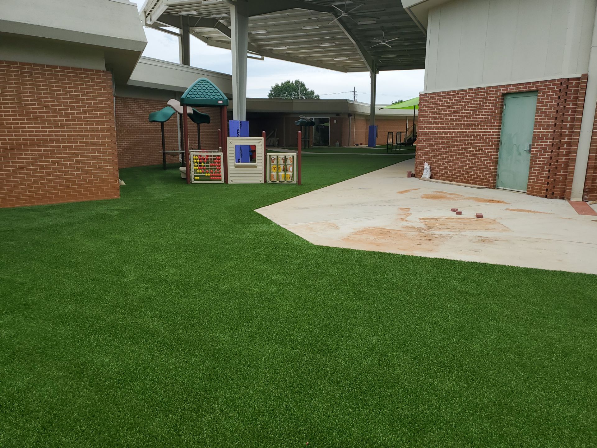 KRK Tuscaloosa Courtyard by Southwest Greens Midwest