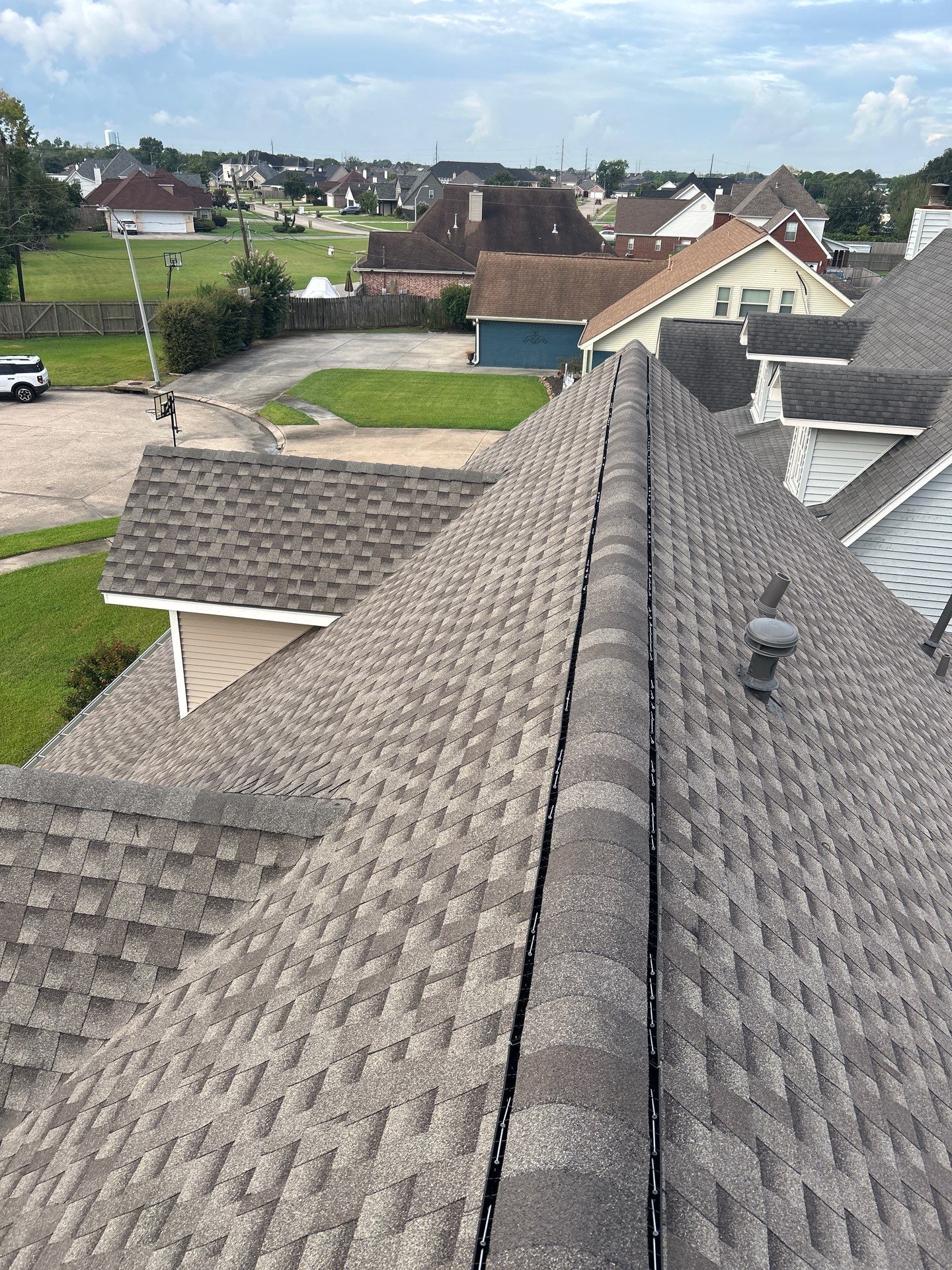 GAF HDZ - Weathered Wood by Elite Roofing LLC