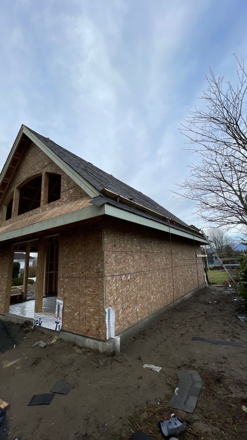 Residential Roofing Installation using OC Oakridge shingles by Top Notch Roofing Inc
