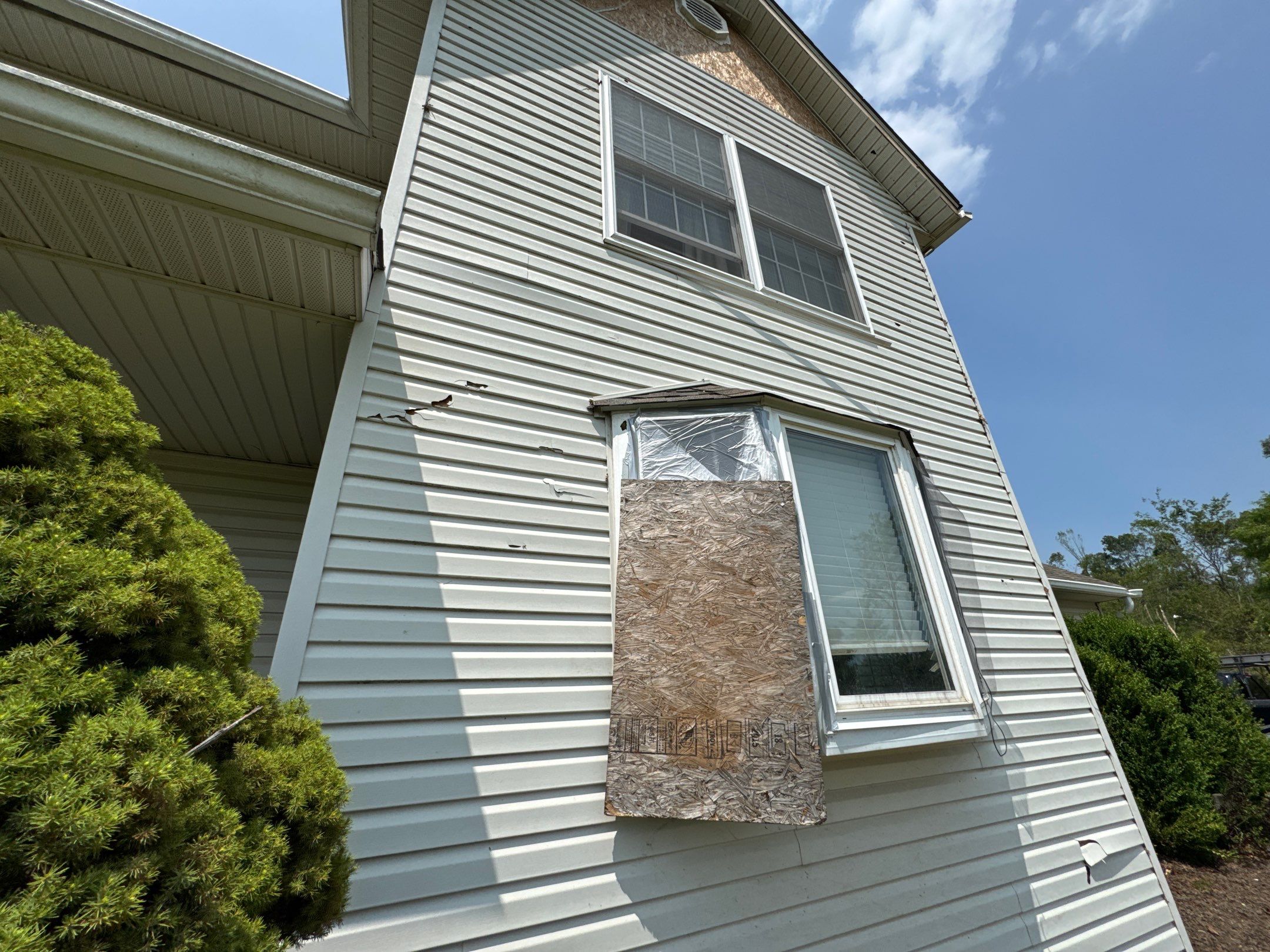 Exterior & Window Installation using CertainTeed Mainstreet & ViWinTech Windows by Koontz Construction