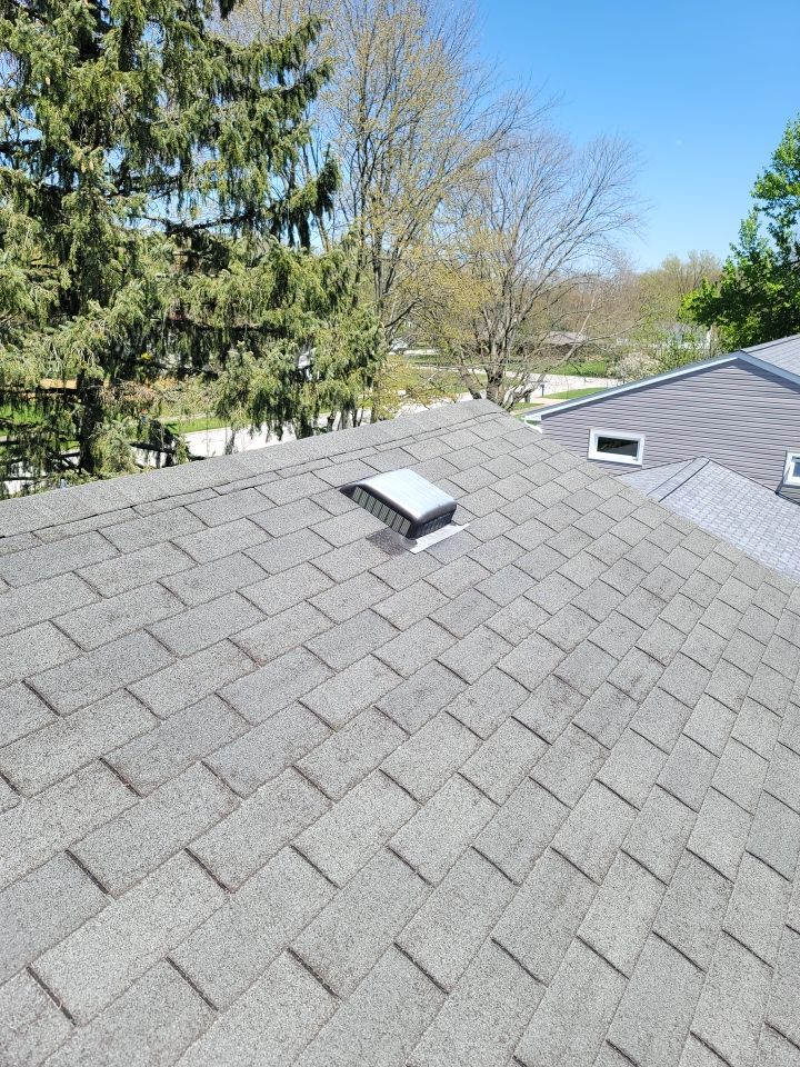 ATLAS PINNACLE COLOR: SUMMER STORM DRIP EDGE: WHITE by Eagle Eye Roofing