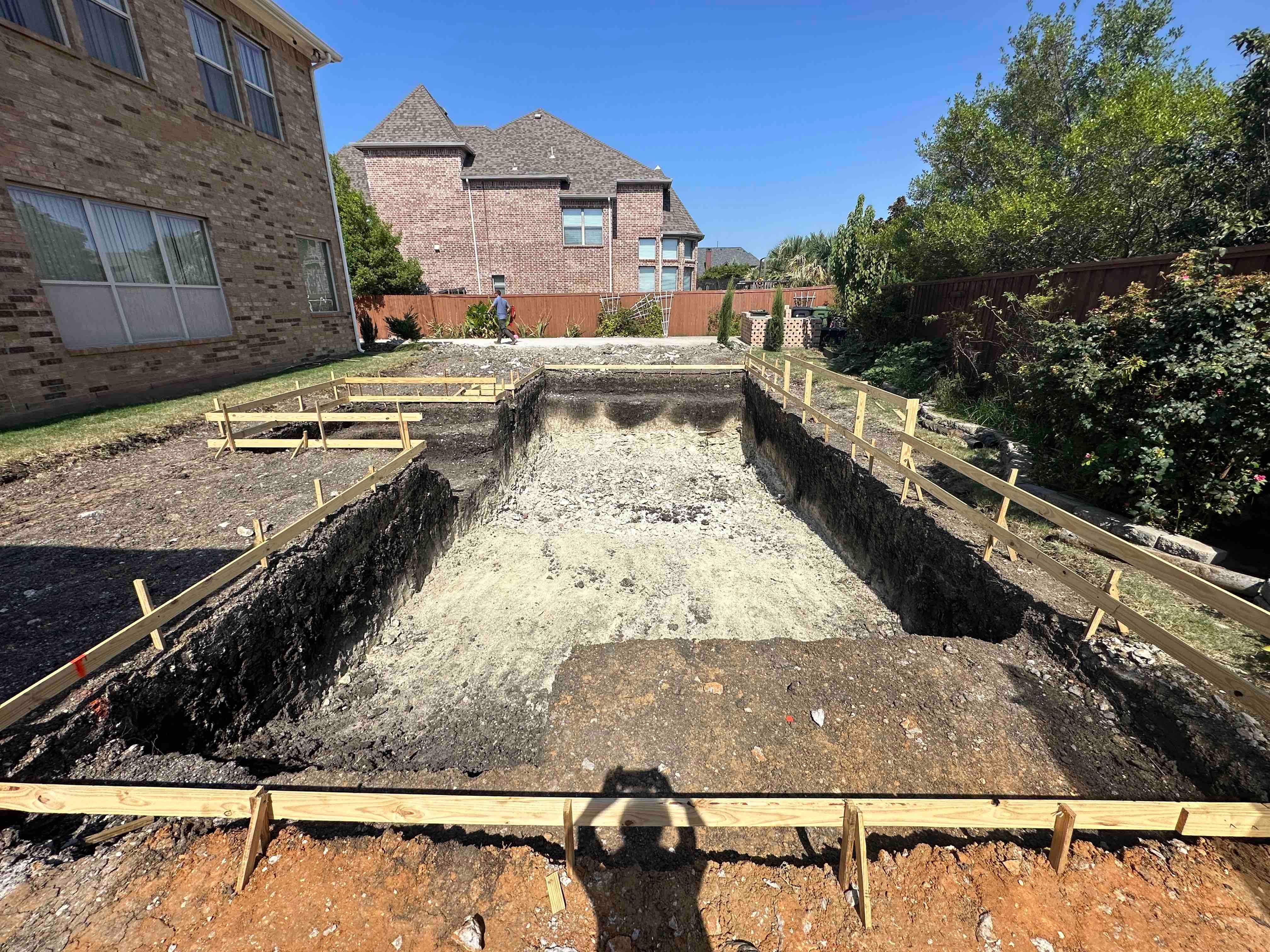 Geometric Pool with Raised Spa and Tanning Ledge by Pinnacle Pools and Spas - DFW