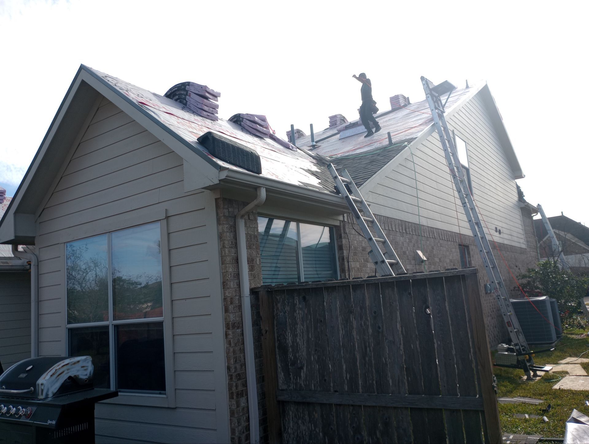 Residential Roofing Installation using Owen's Corning Duration (Lifetime) Shingles by Roof Repair Company