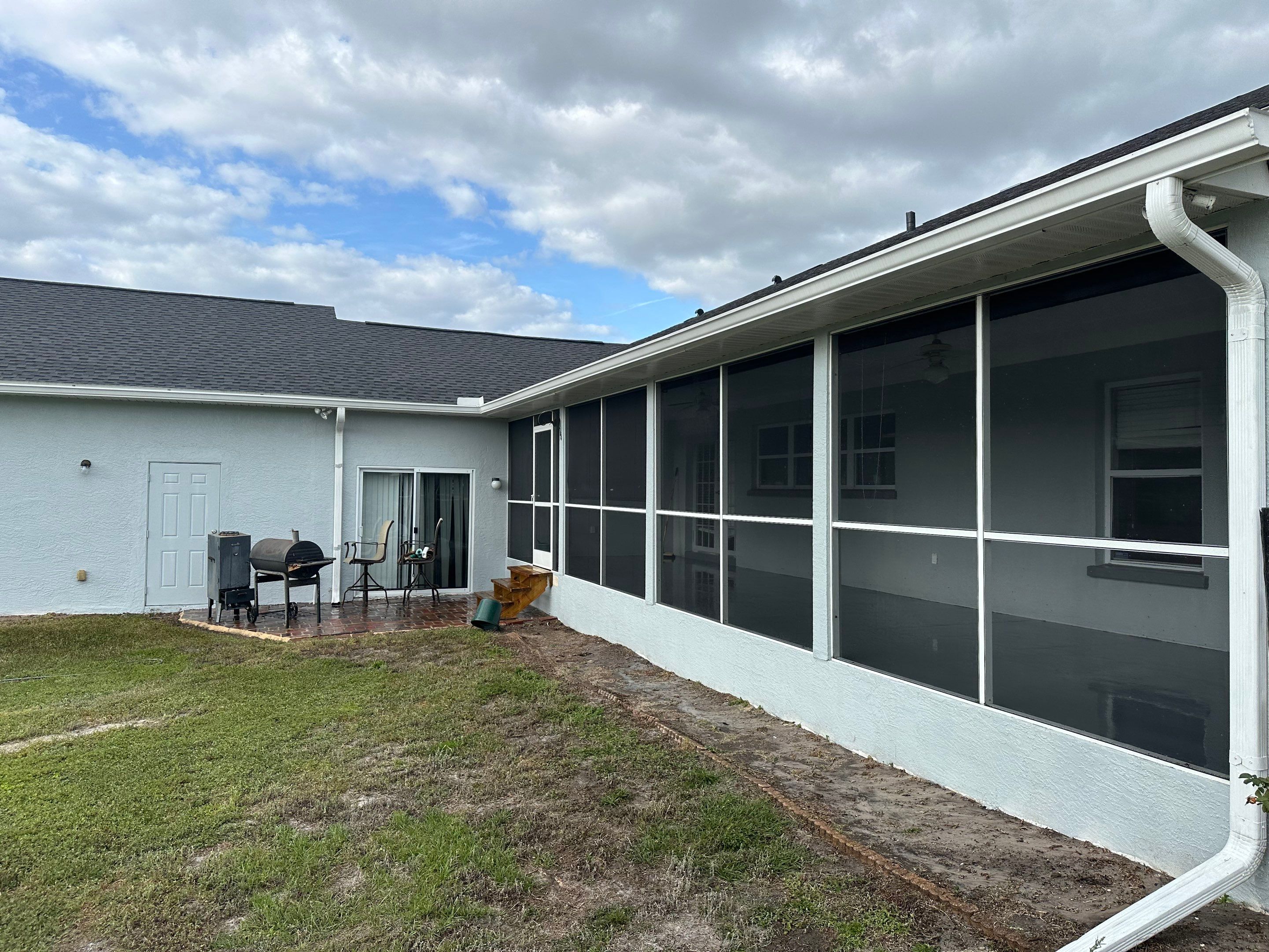 Vinyl Horse Fence & Concrete Pier Cleaning at Lesley Cox Equestrian, Parrish, FL | Sunshine AquaWash by Sunshine AquaWash