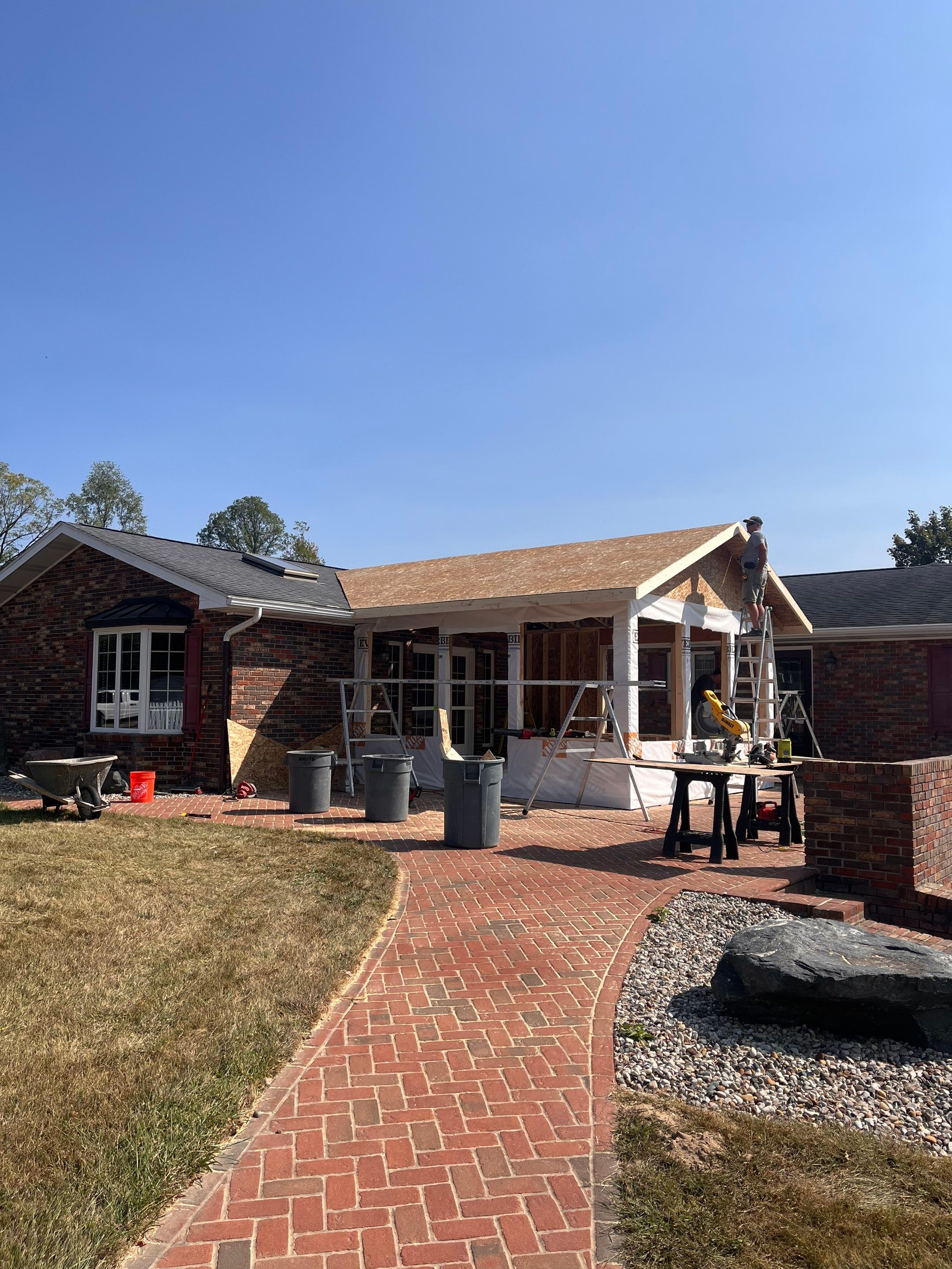 Smith Sunroom by Property Revolution 