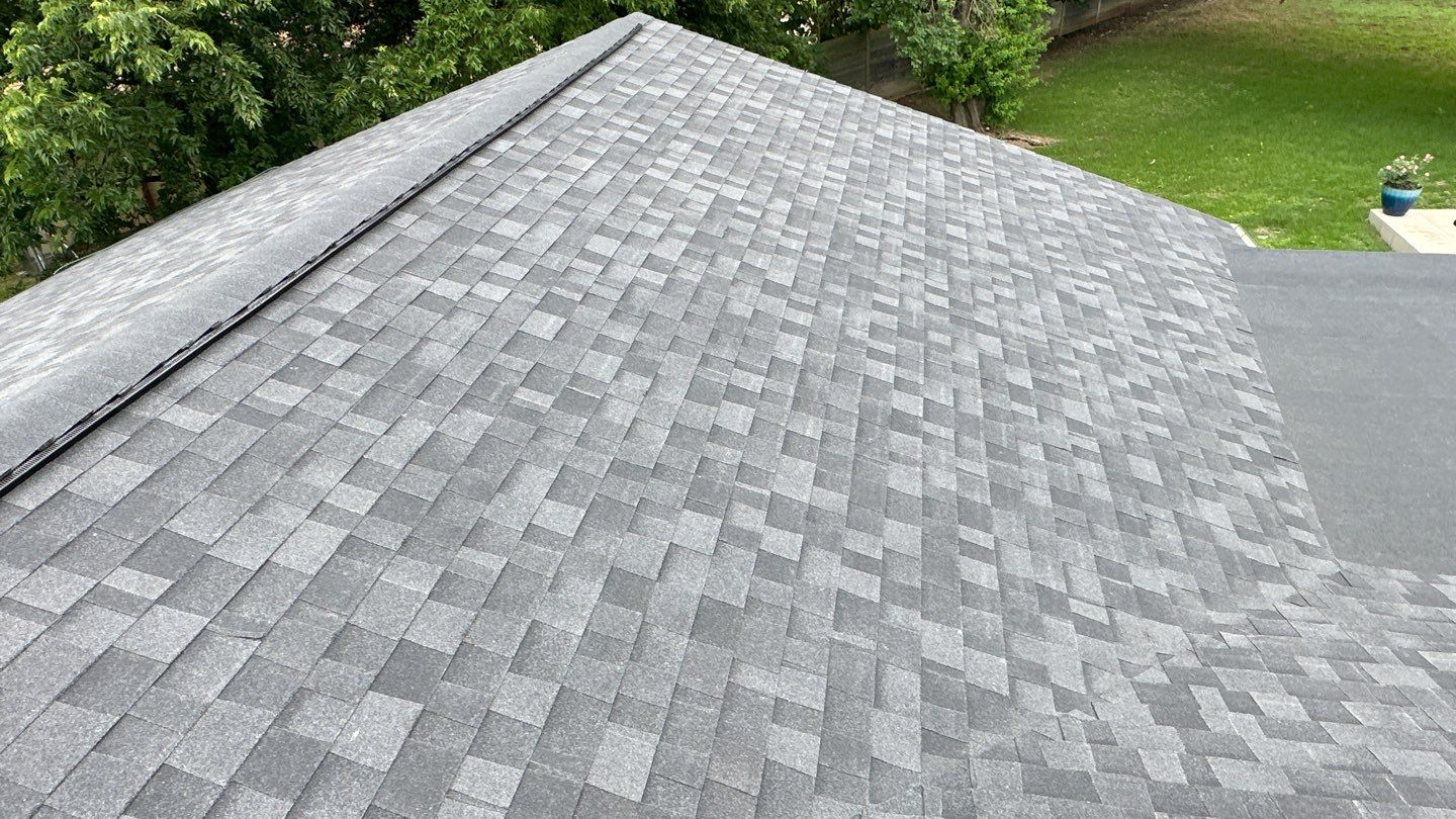 Onyx Black - Owens Corning TruDefinition Duration by RoofsOnly.com