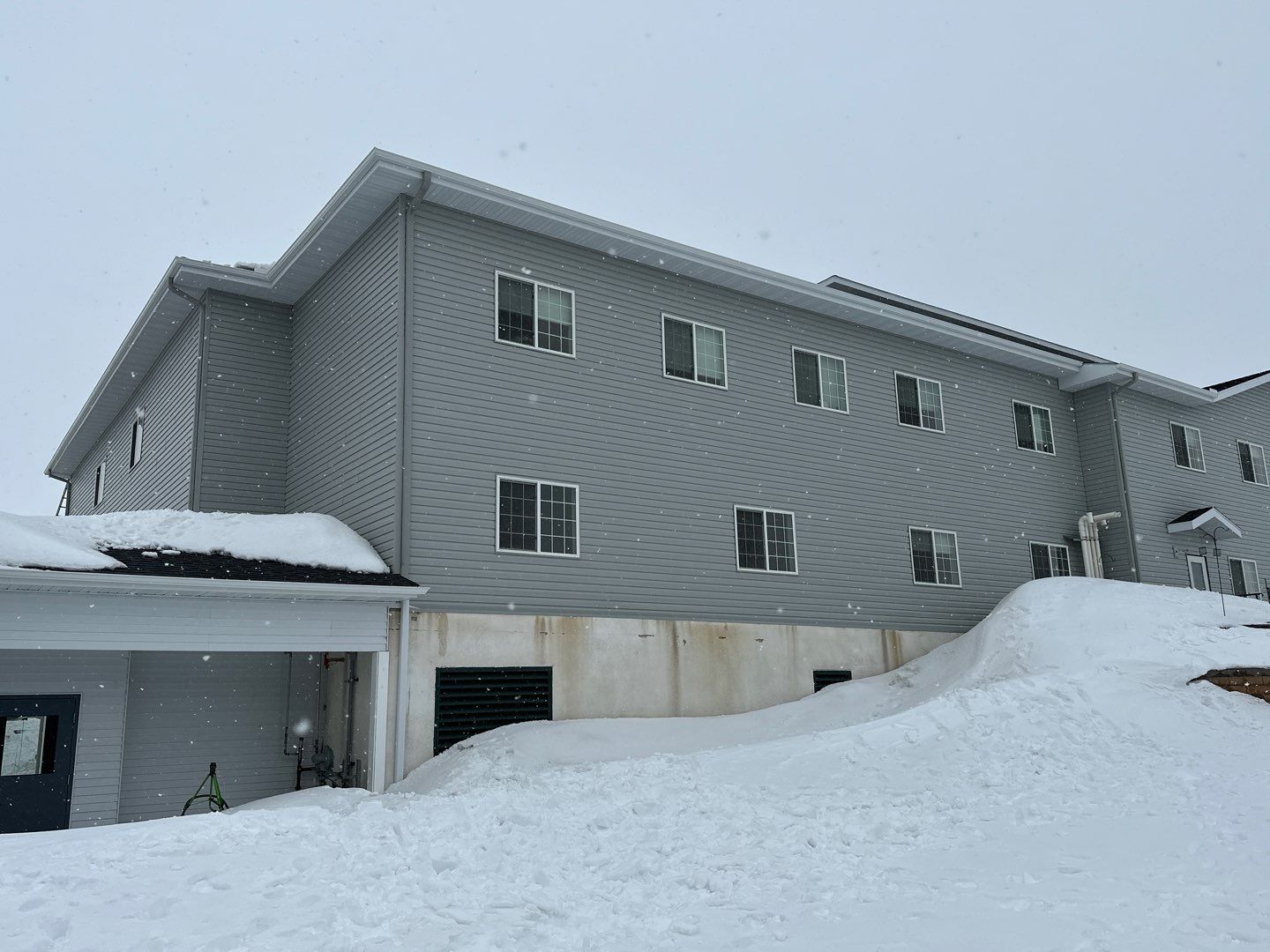 630' of White 5" Gutter in Morris by Next Level Seamless Gutters / Exteriors Inc.