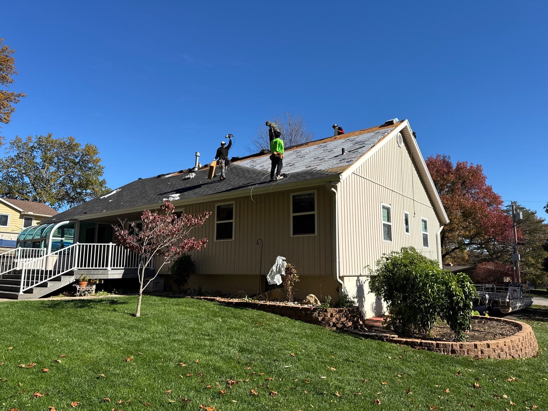 Had a storm and now a new roof! by EEC  Windows, Siding & Roofing 