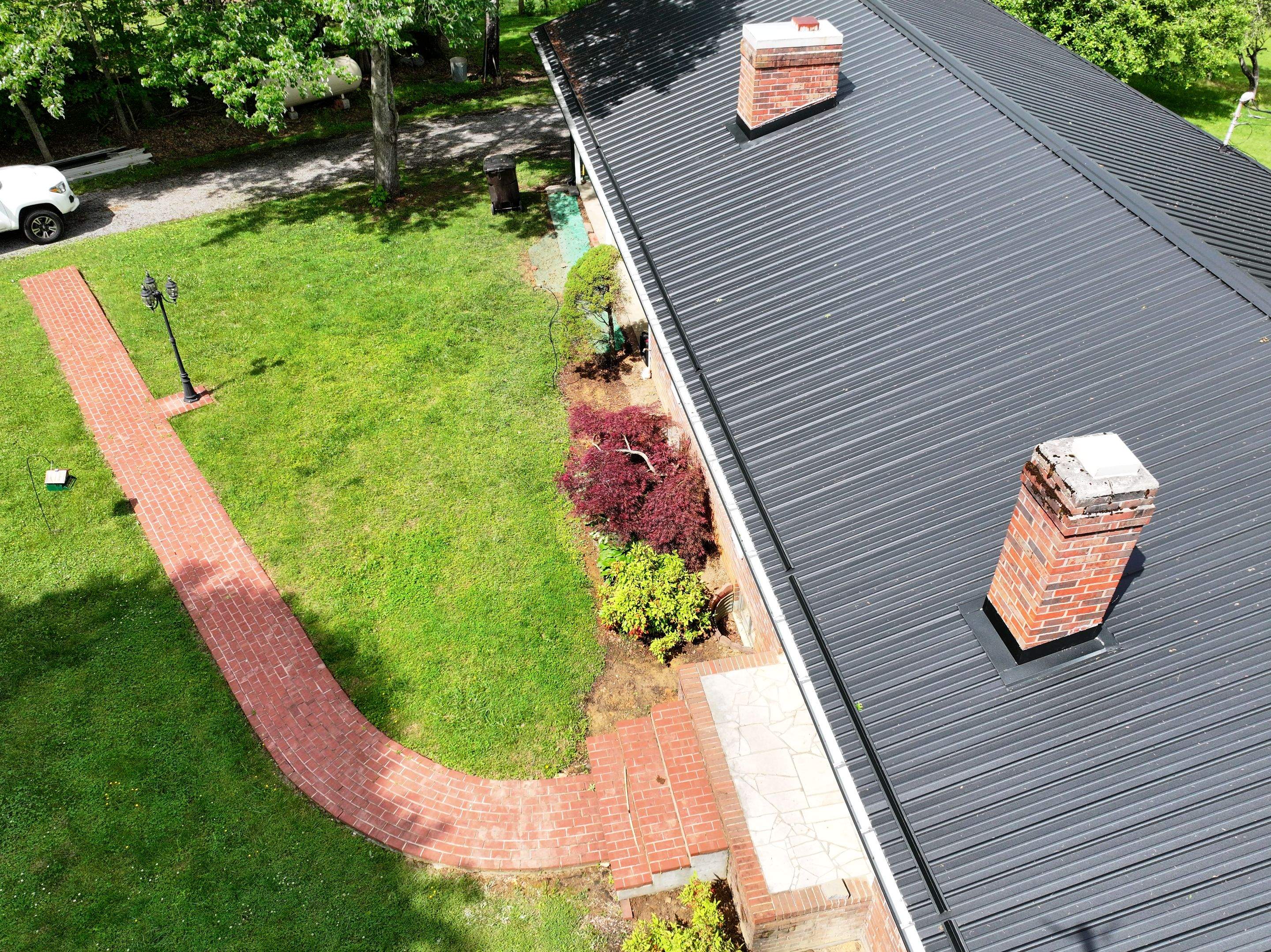 Roles Residence by Omnia Roofing