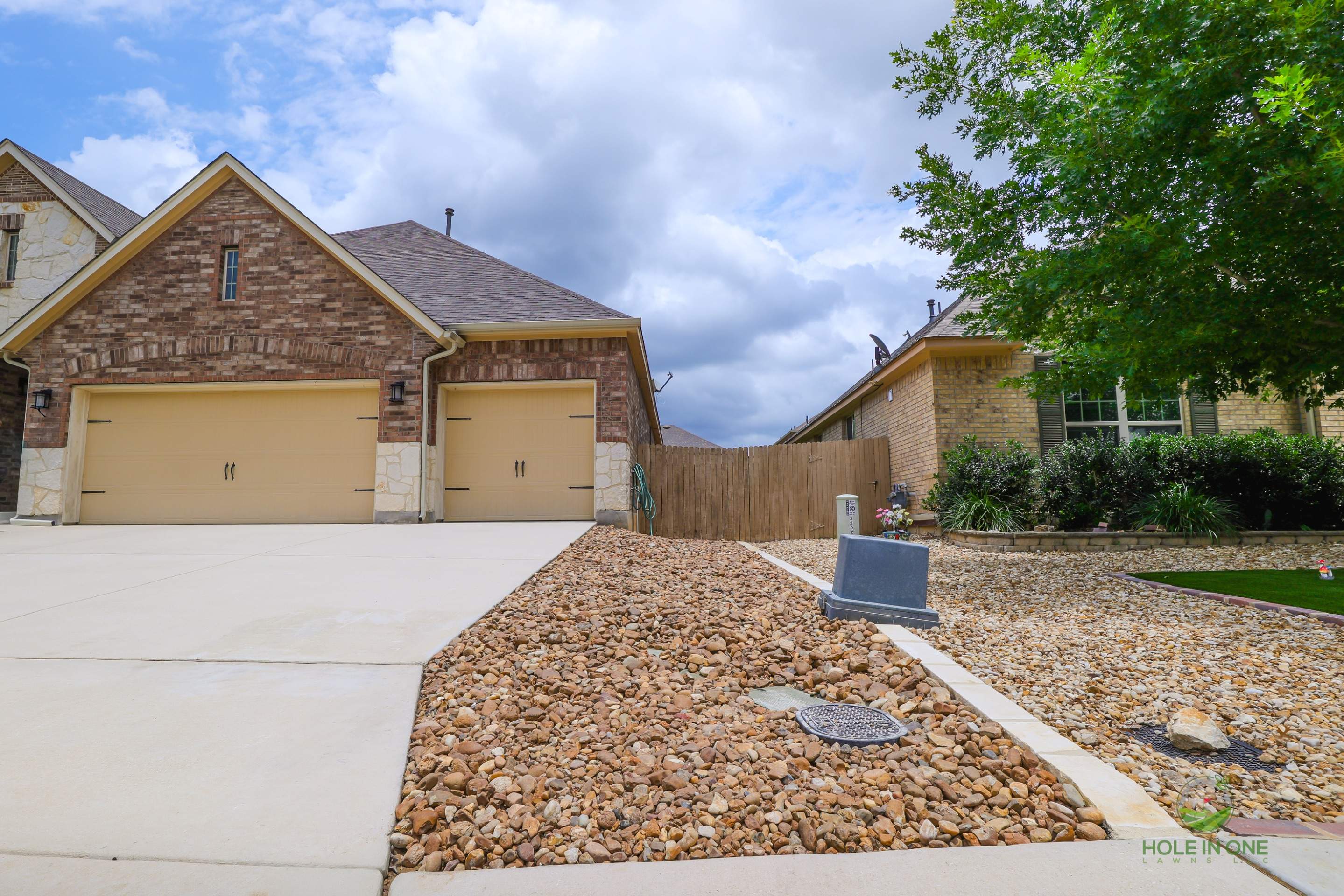 Wortham Oaks, San Antonio TX by Hole In One Lawns, LLC