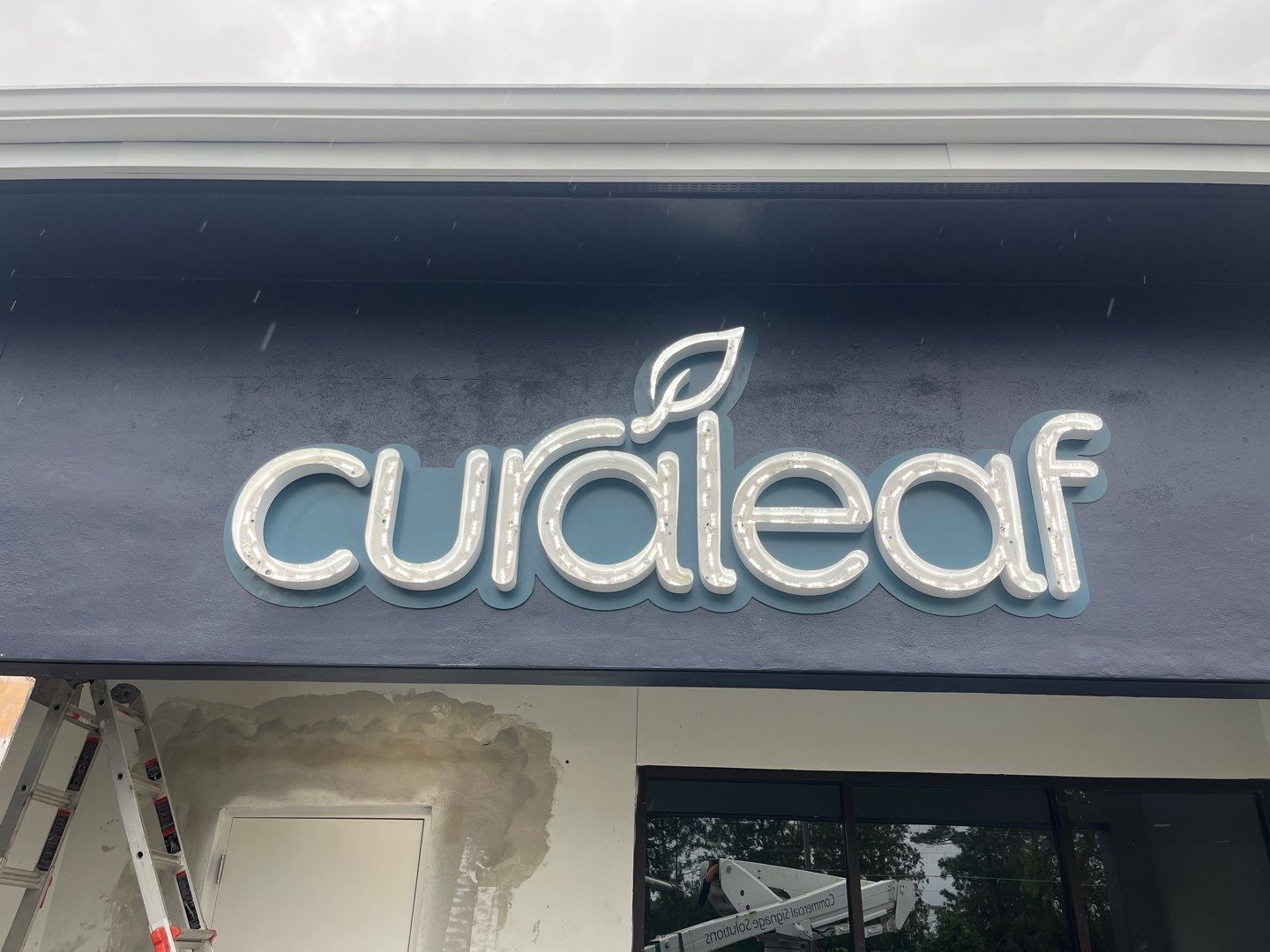 Curaleaf Receive and Install for Sign Partner by SignCrafters